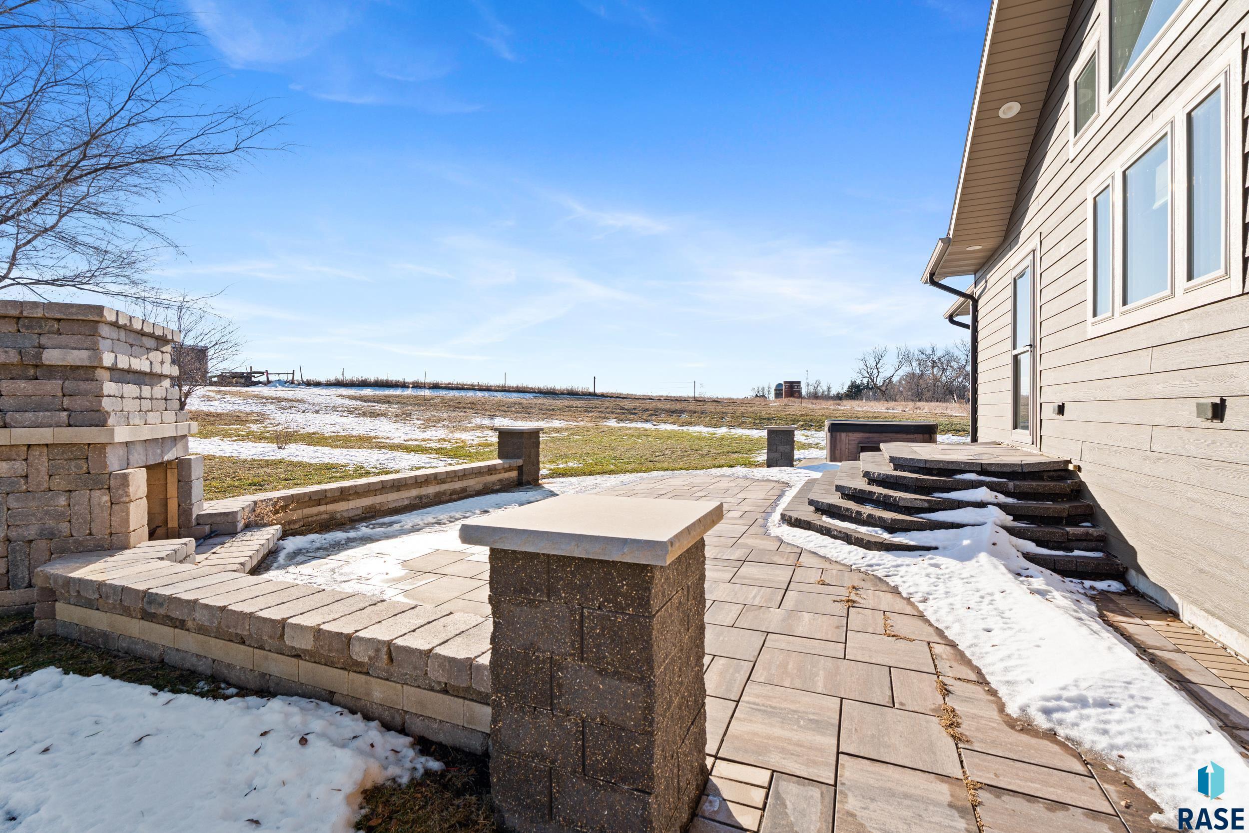 main property photo 16
