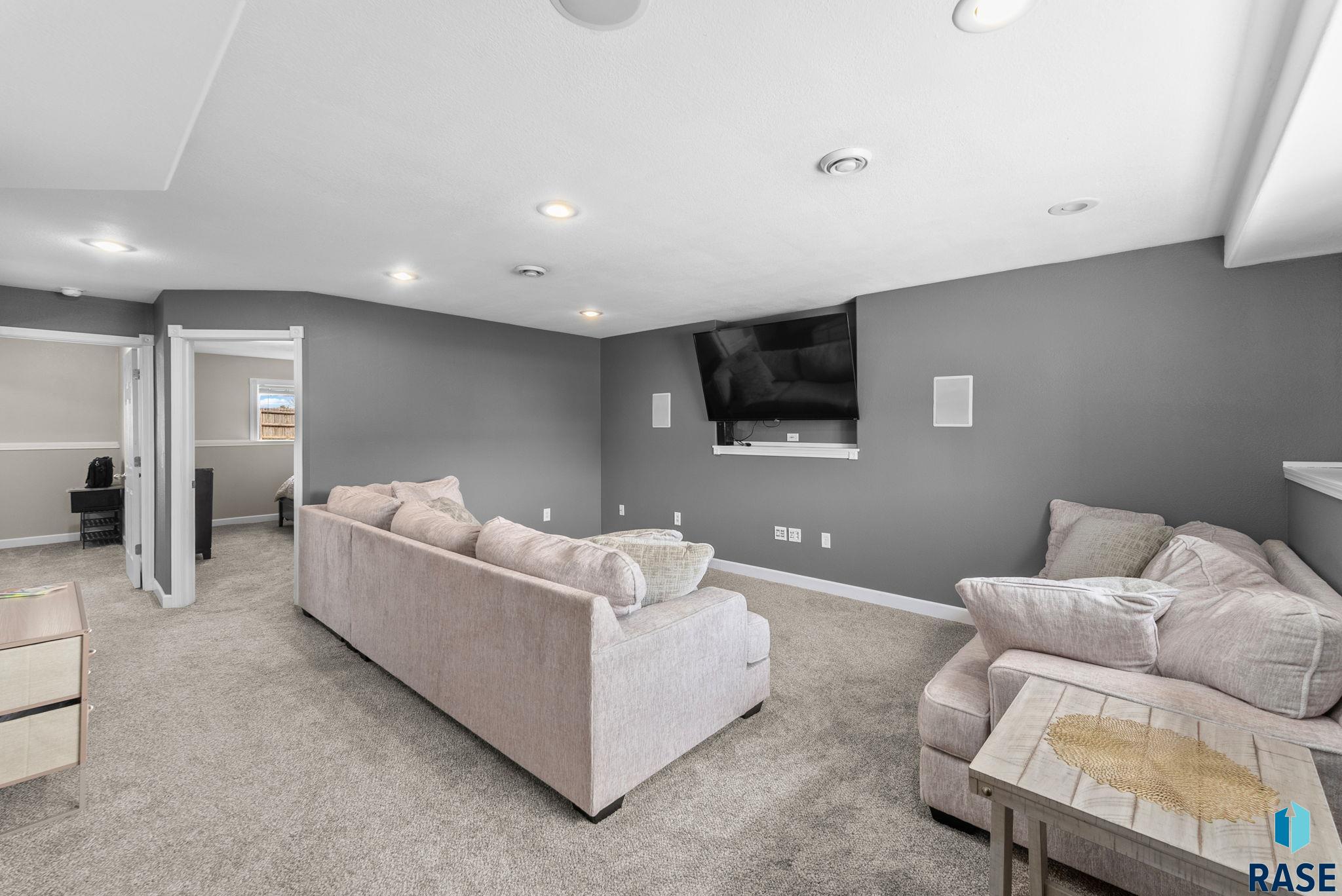 property viewer photo 20