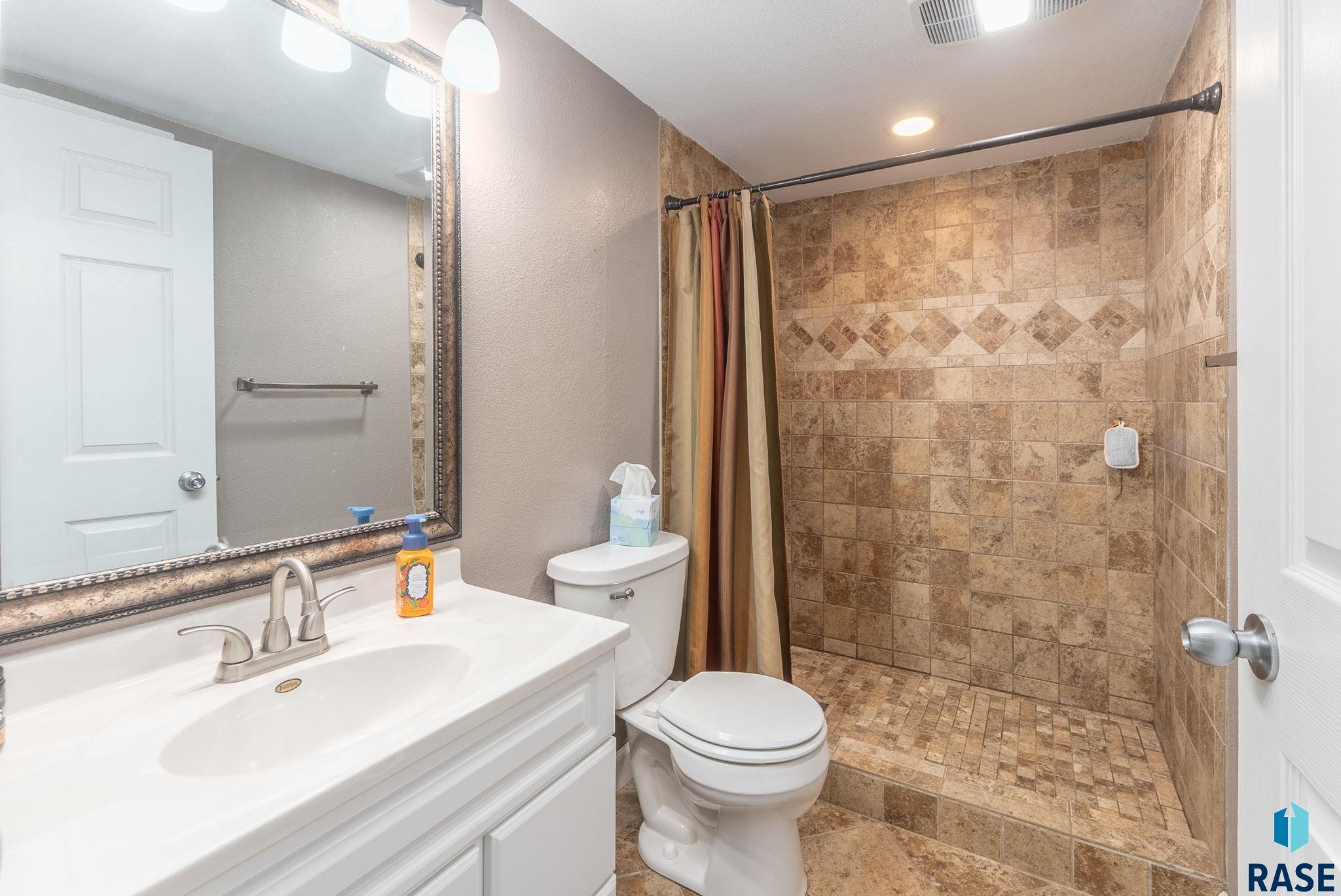 property viewer photo 25