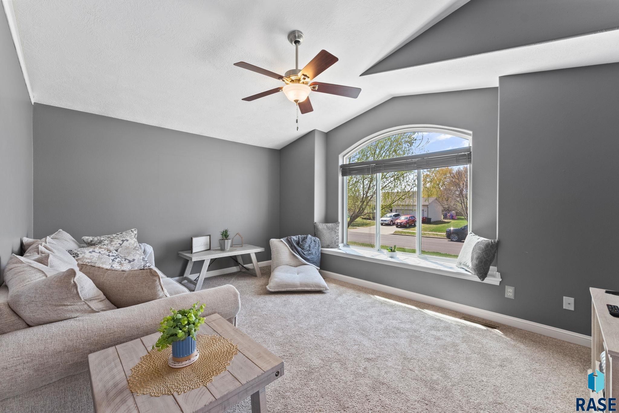 property viewer photo 5
