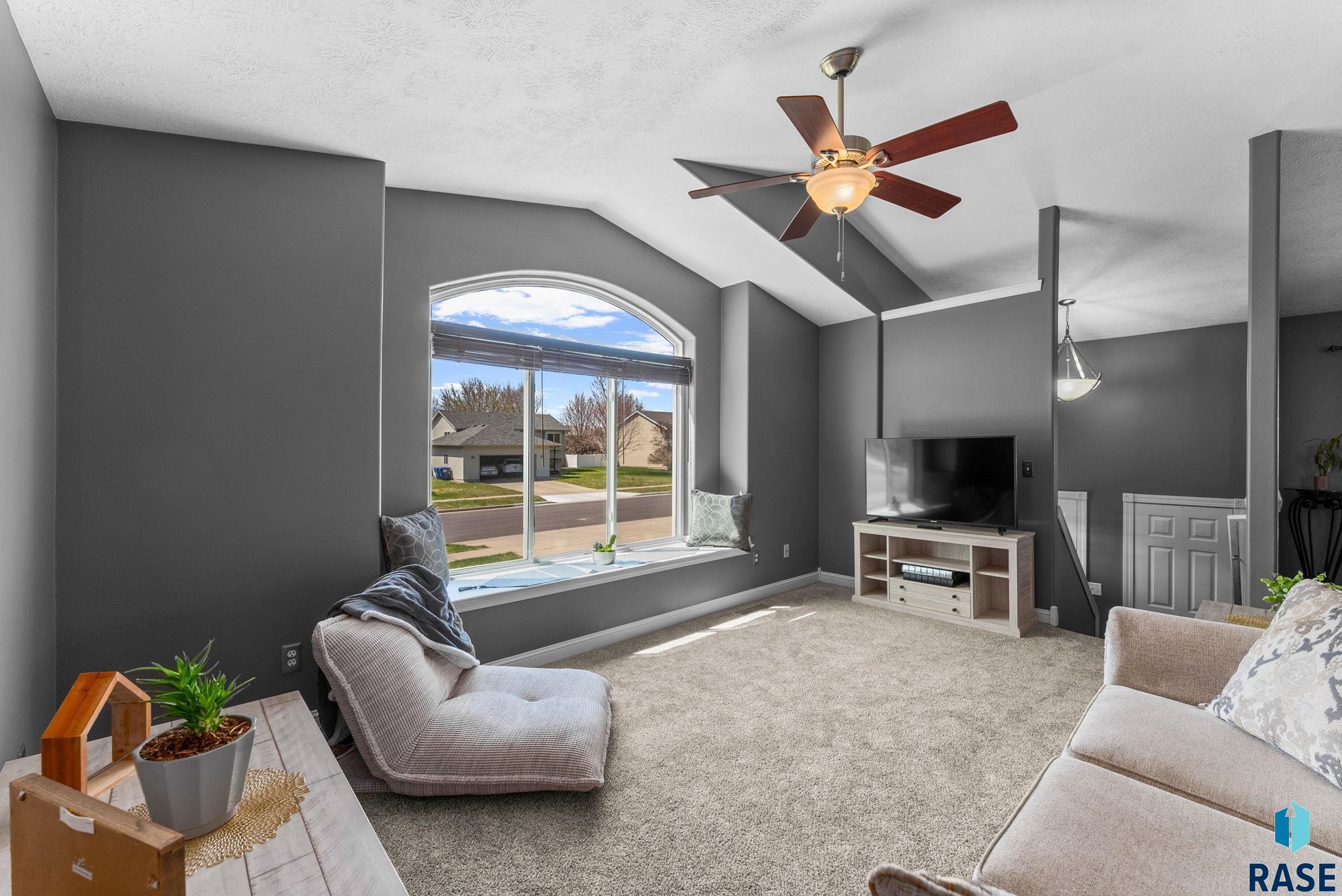 property viewer photo 6