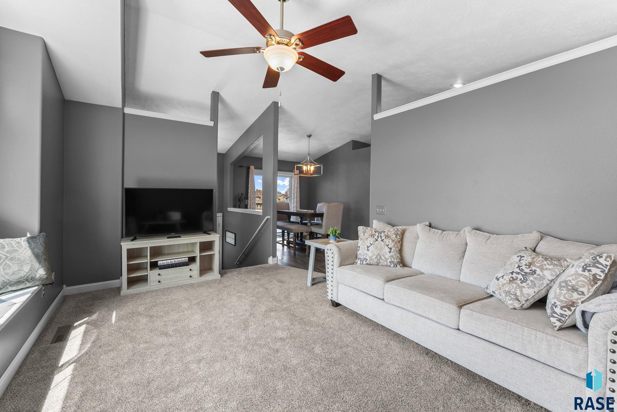 property viewer photo 7