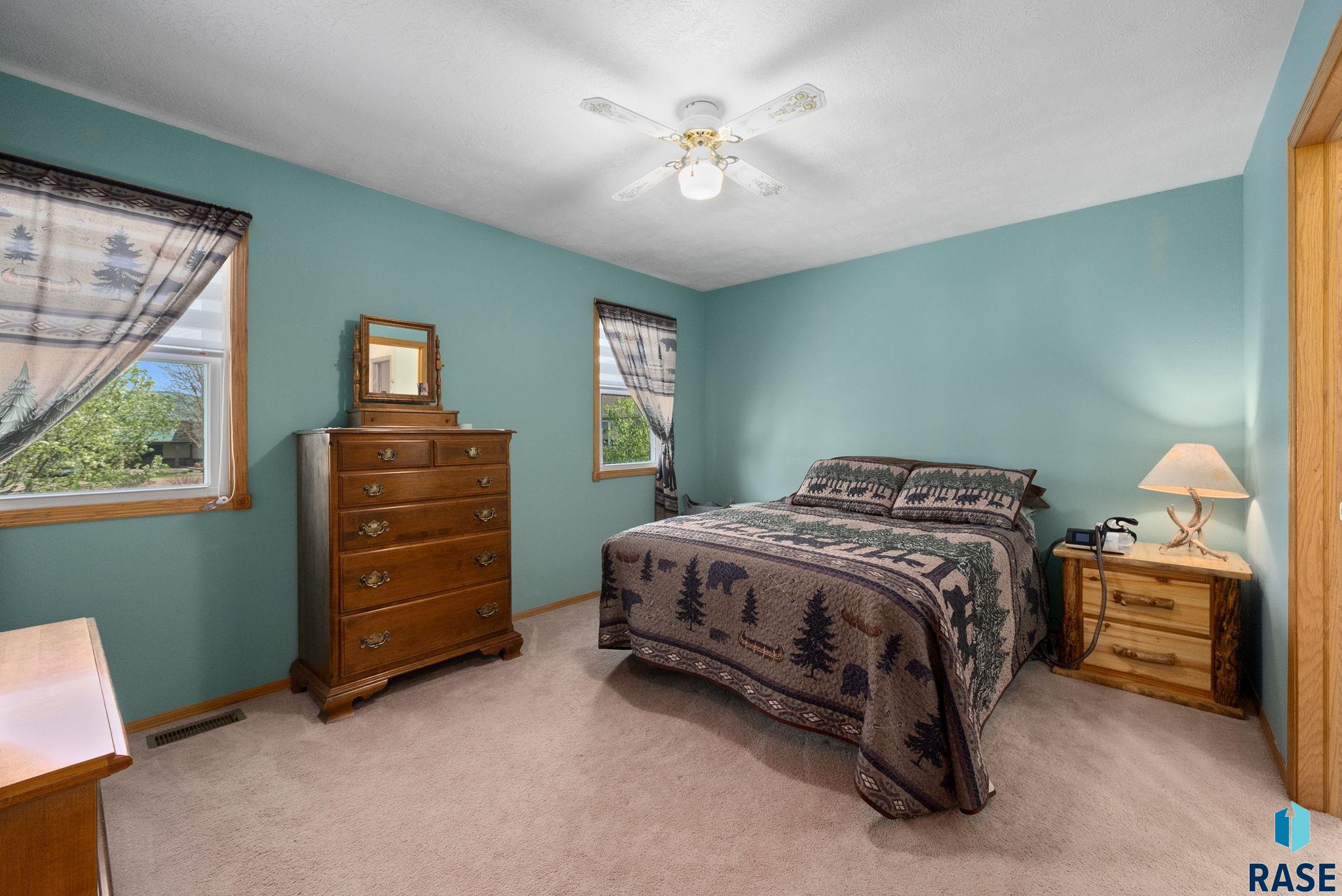 property viewer photo 18
