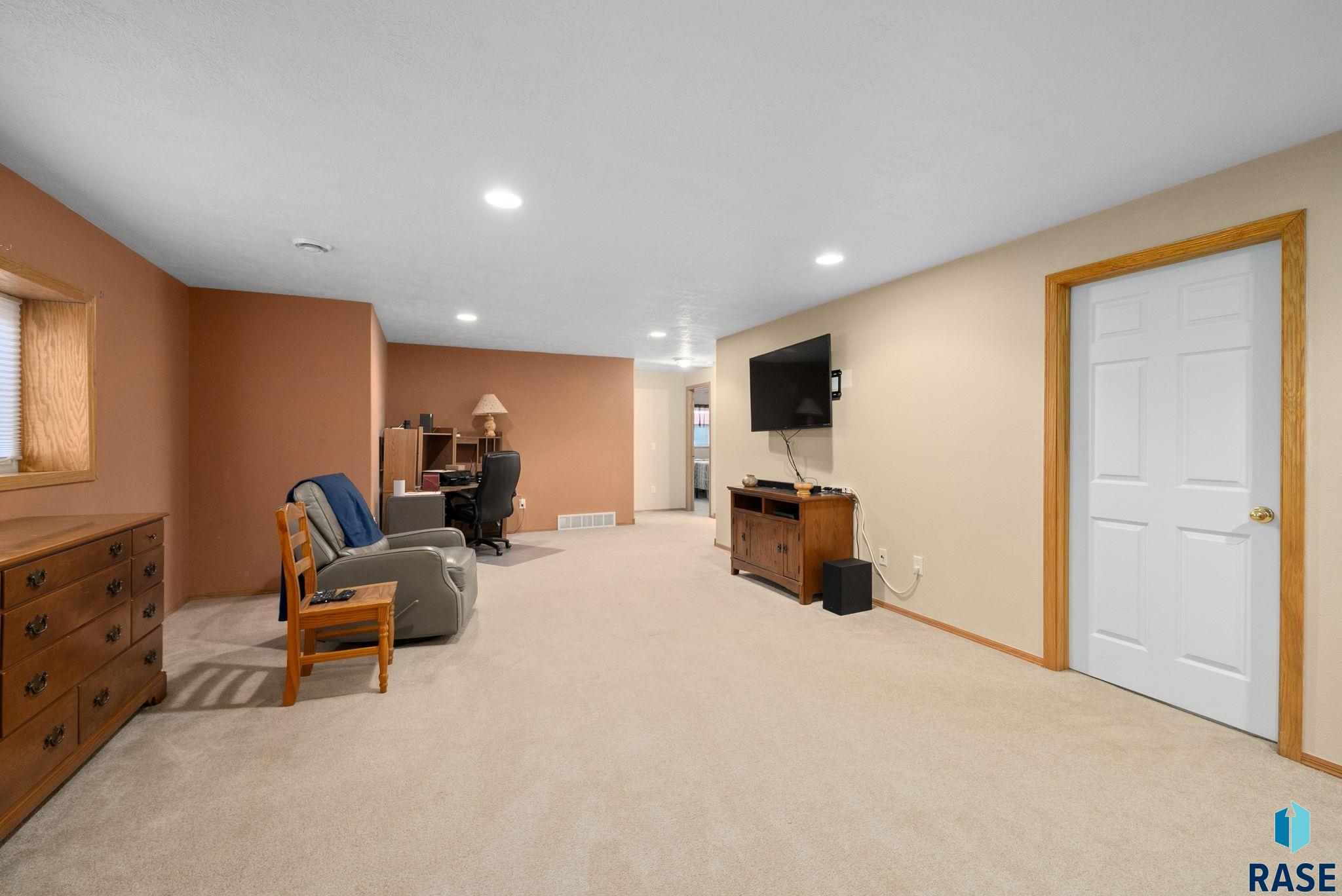 property viewer photo 30