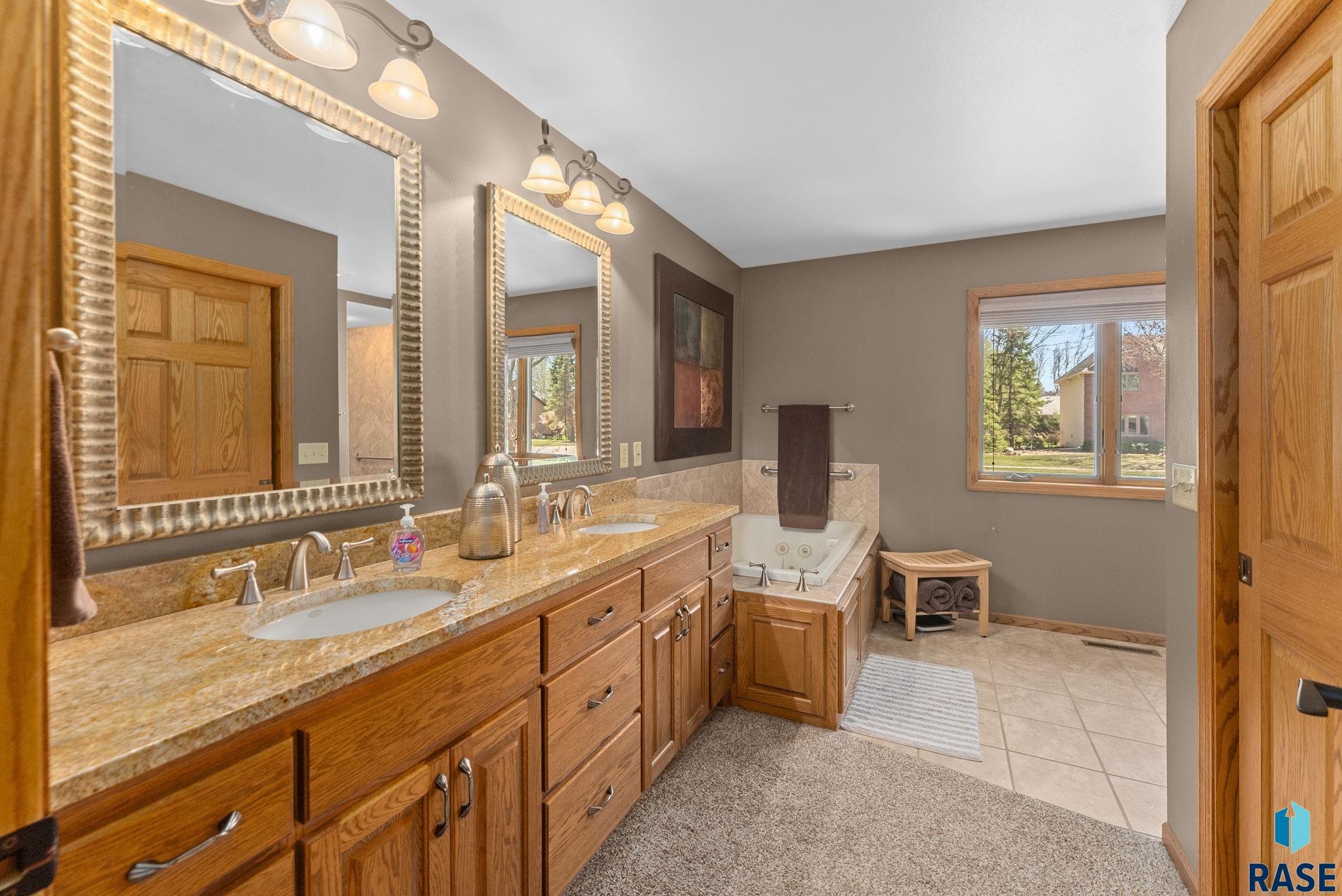 property viewer photo 16