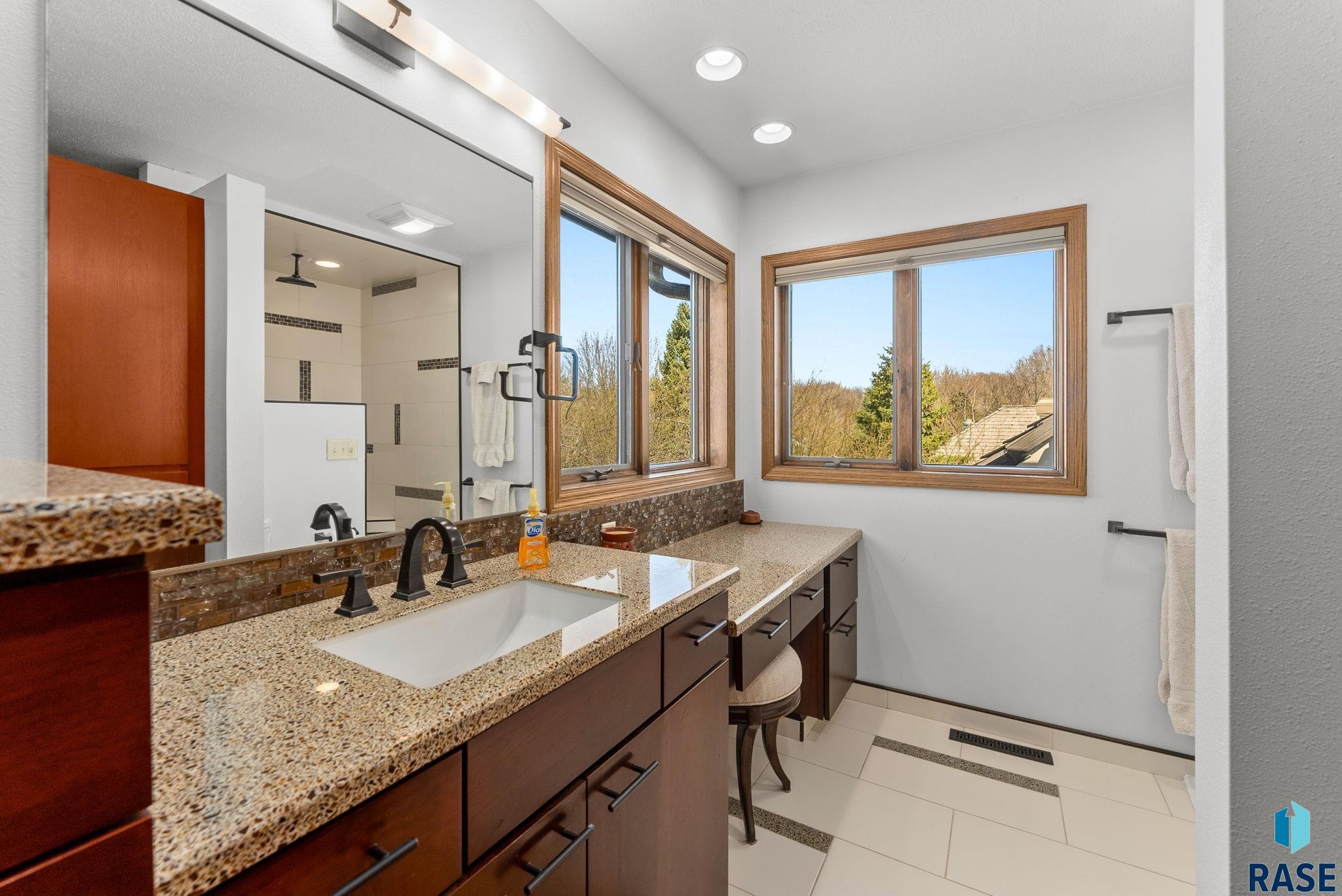 property viewer photo 25