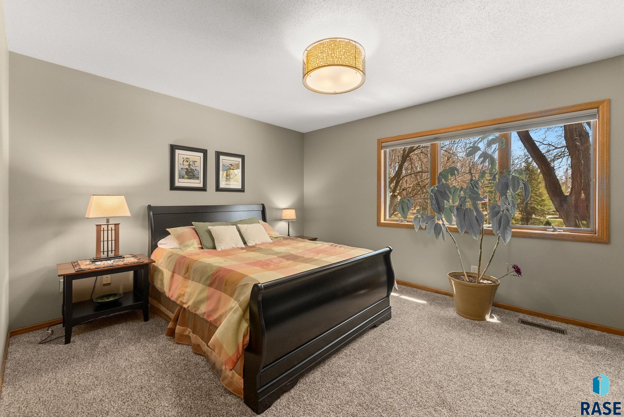 property viewer photo 27