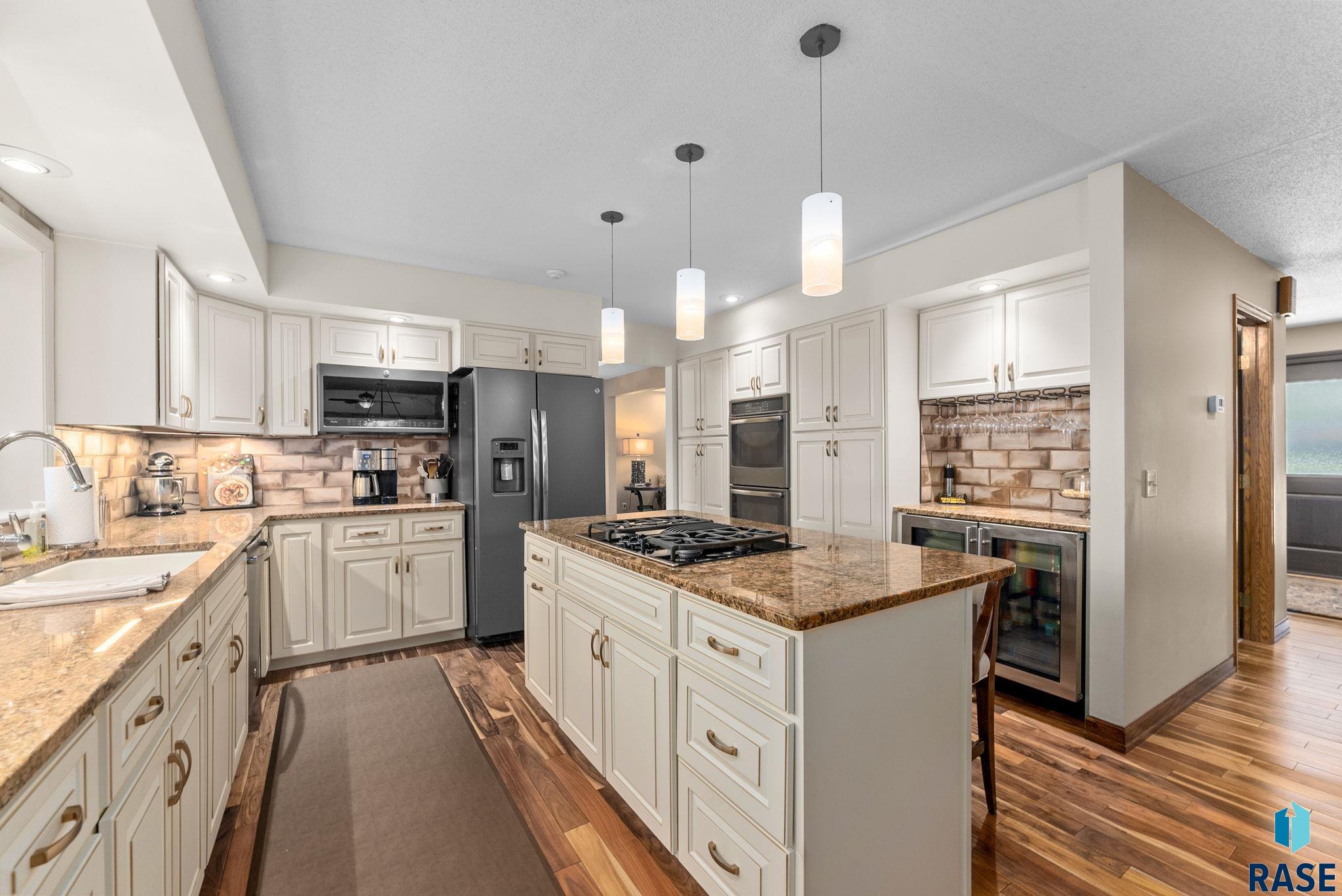 property viewer photo 7