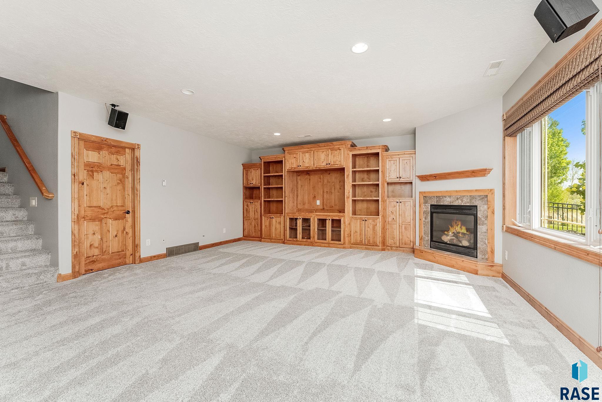 property viewer photo 16