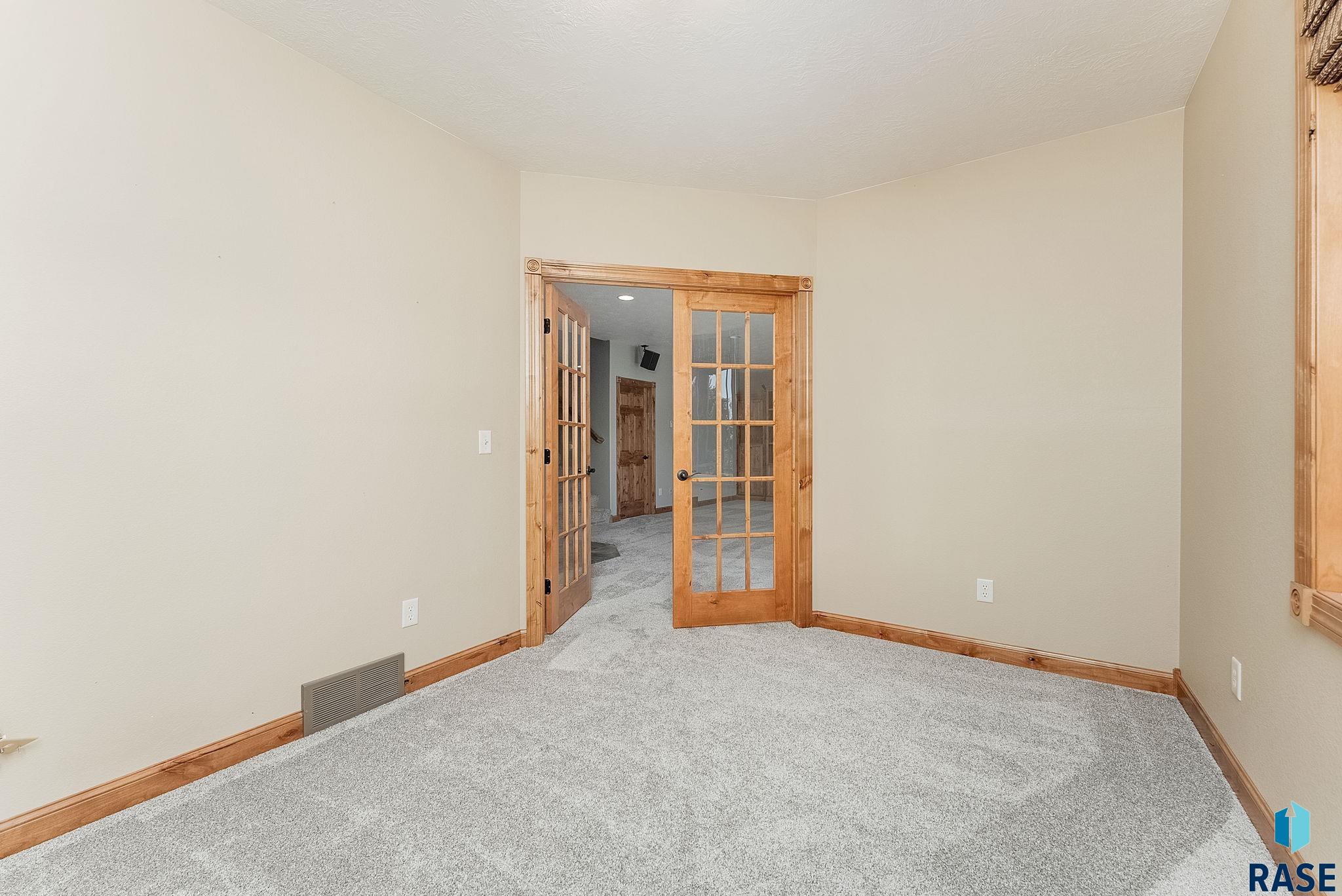 property viewer photo 20