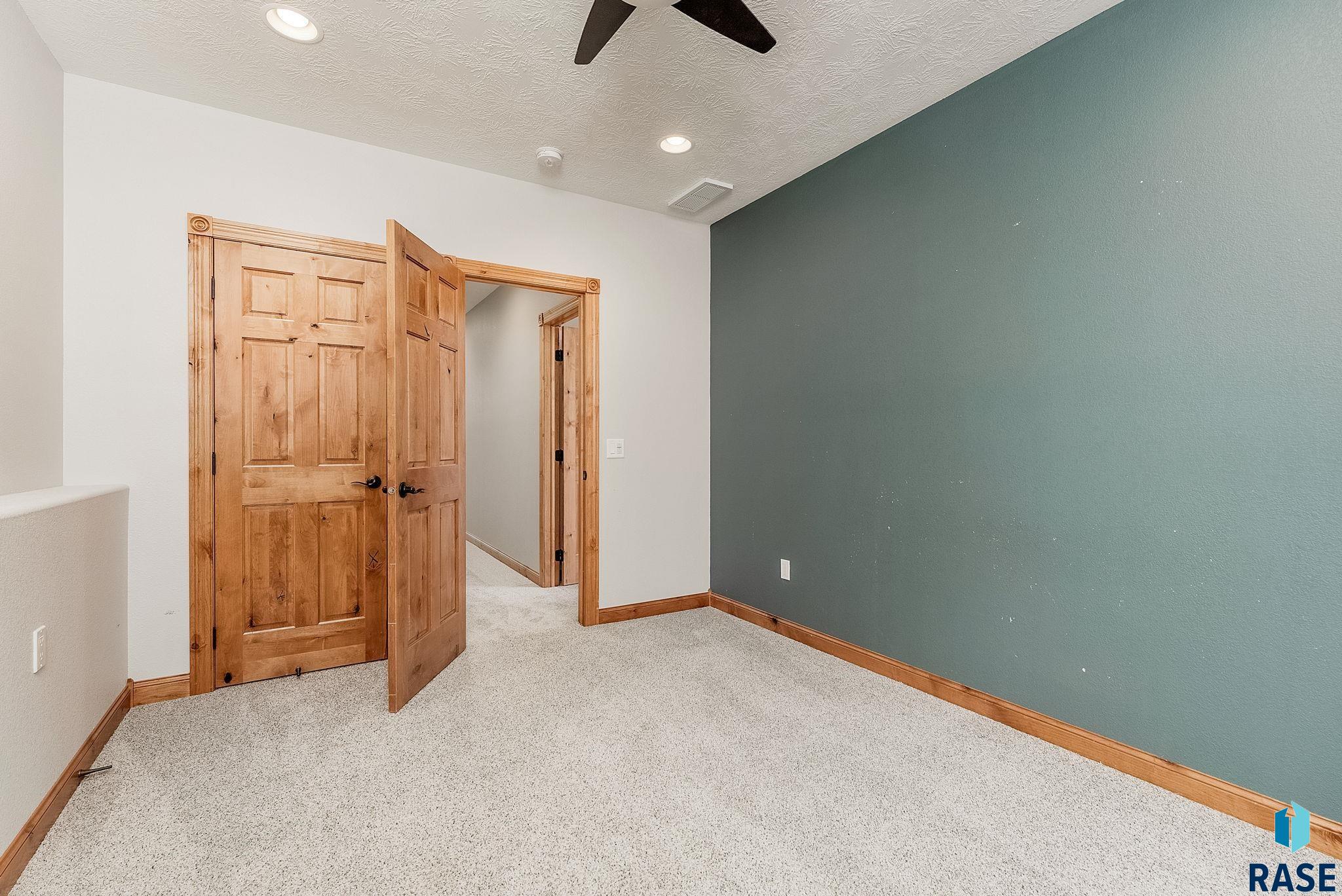 property viewer photo 24