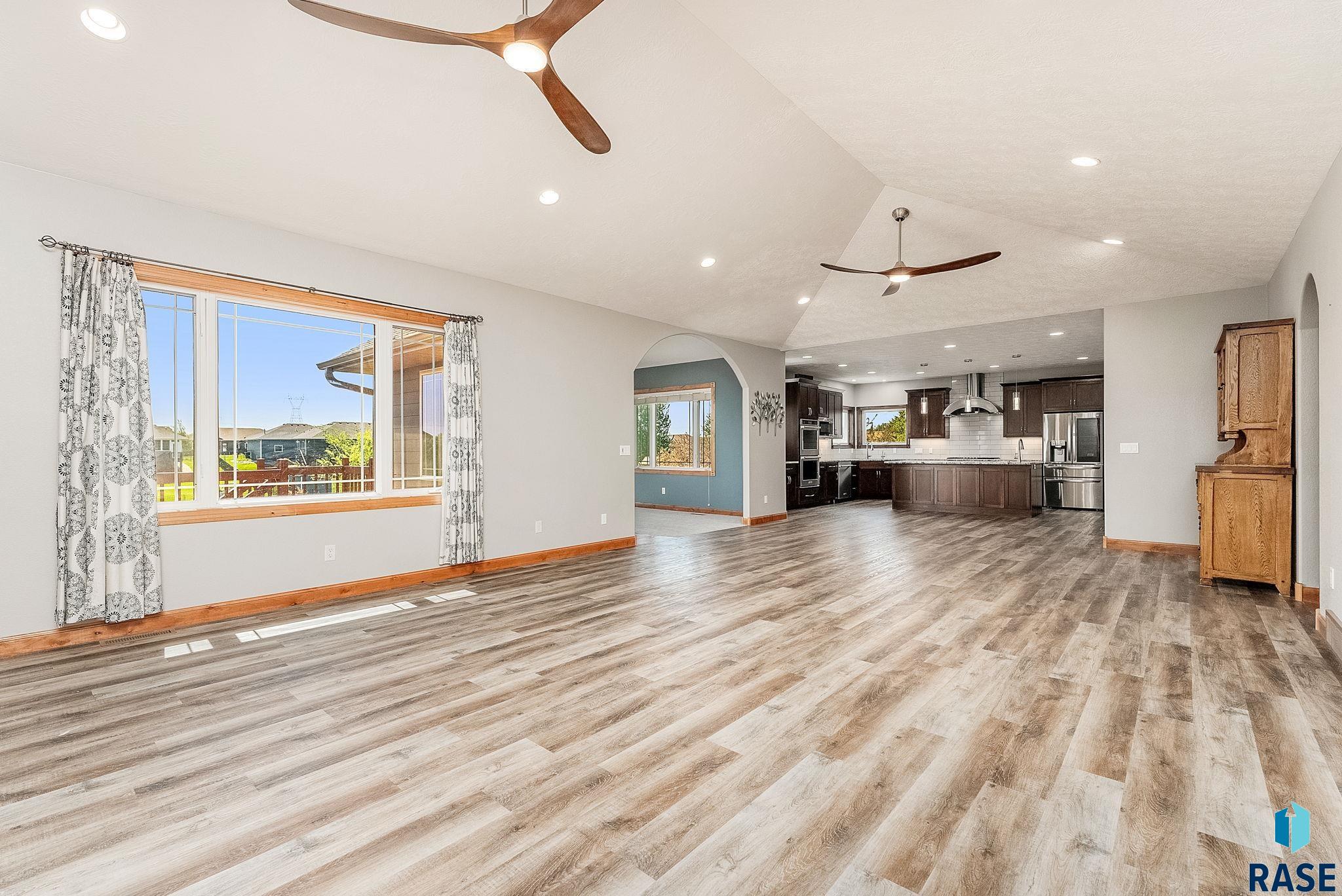 property viewer photo 5