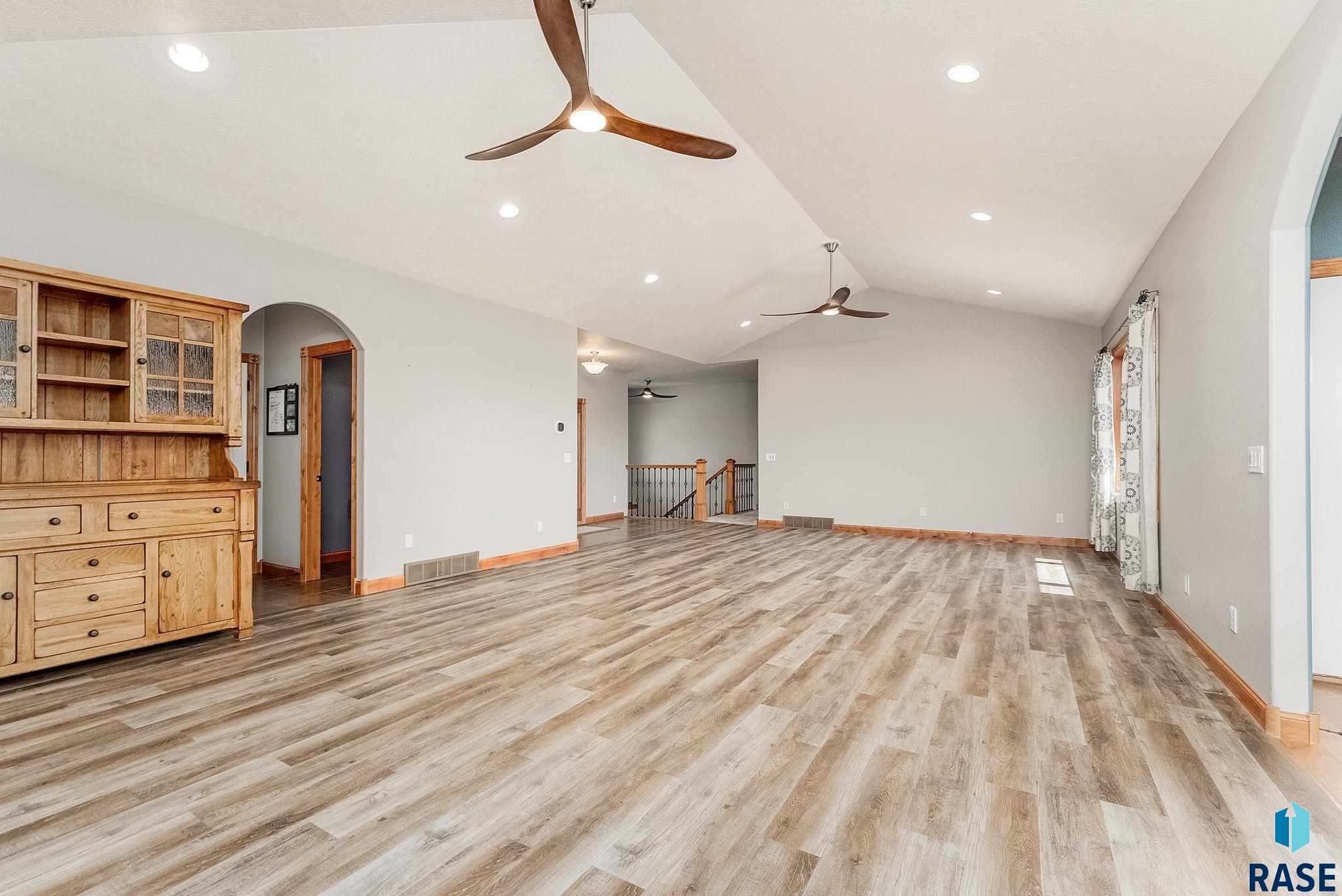 property viewer photo 6