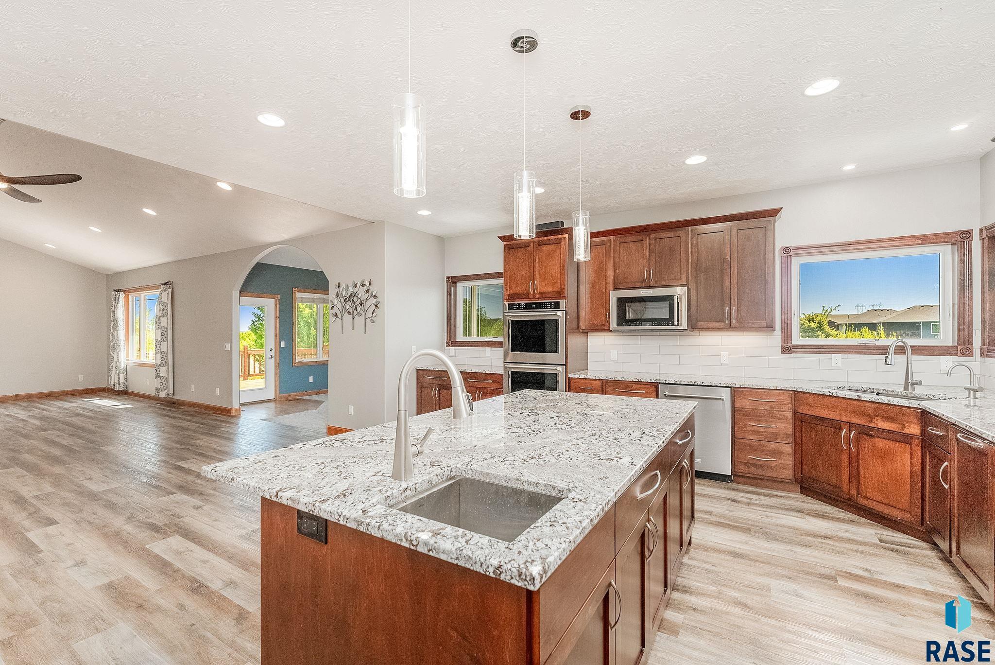 property viewer photo 8