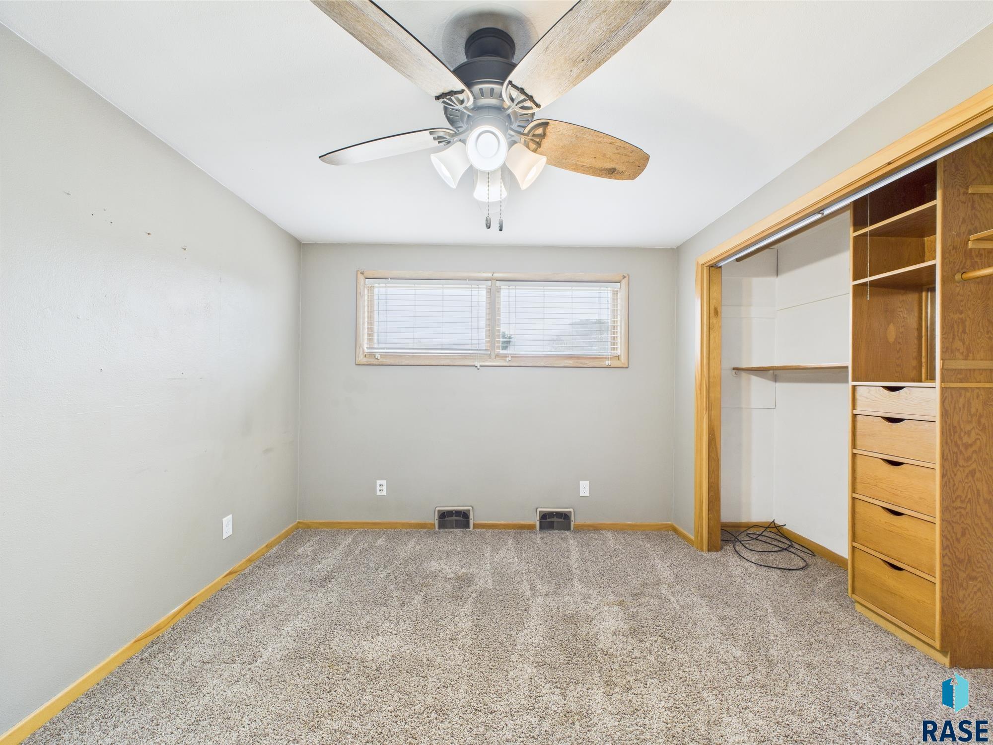 property viewer photo 16
