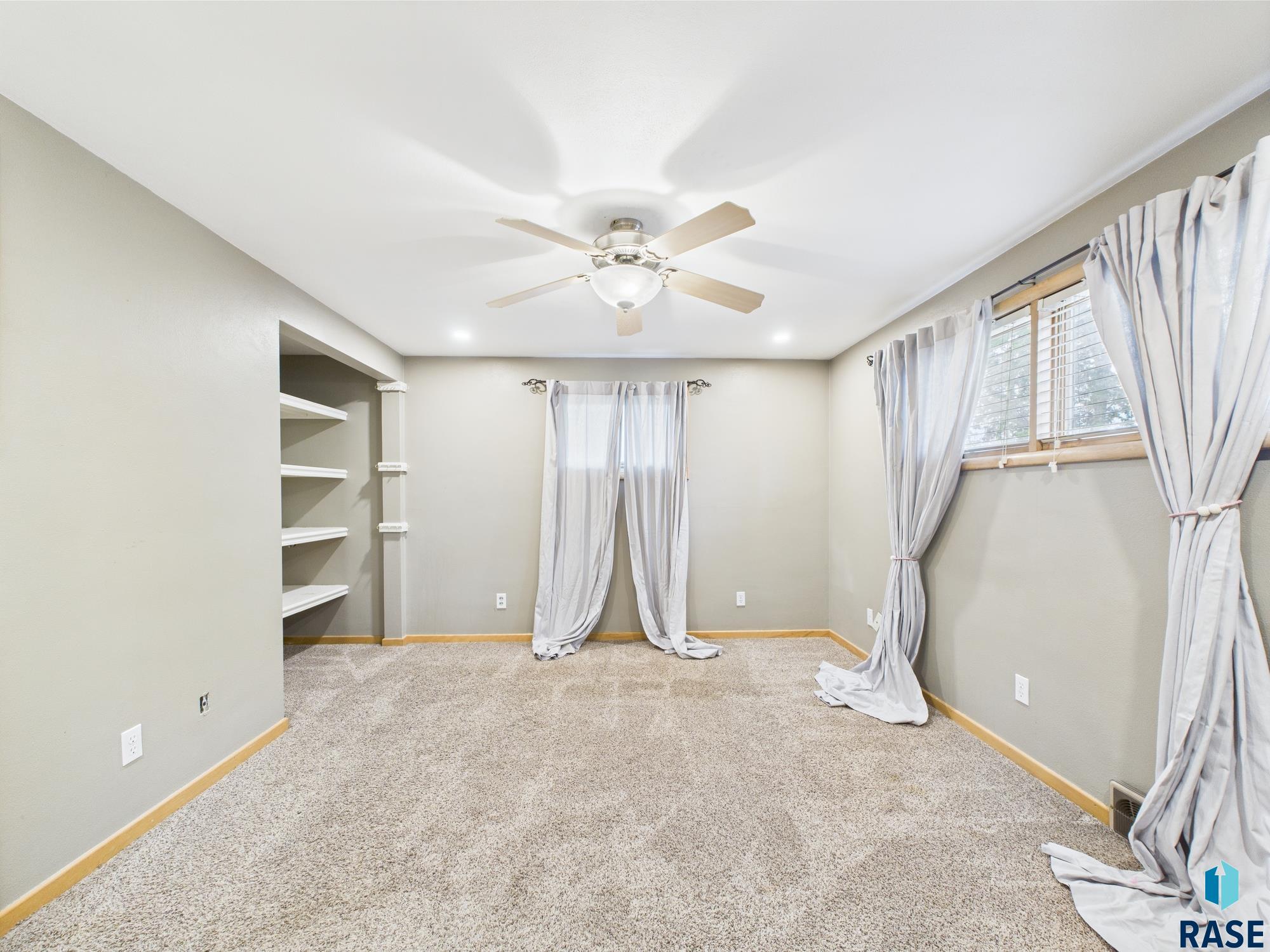property viewer photo 18