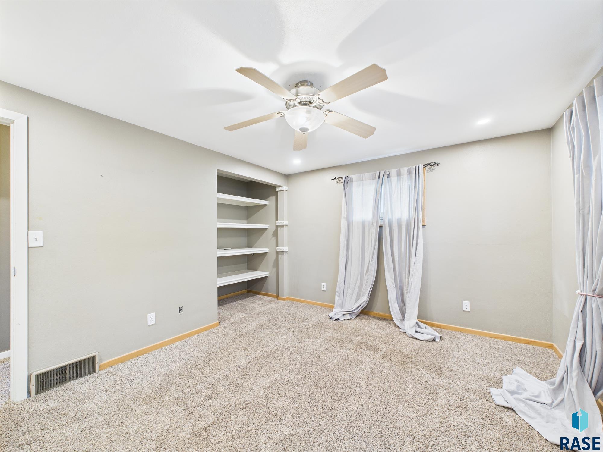 property viewer photo 19