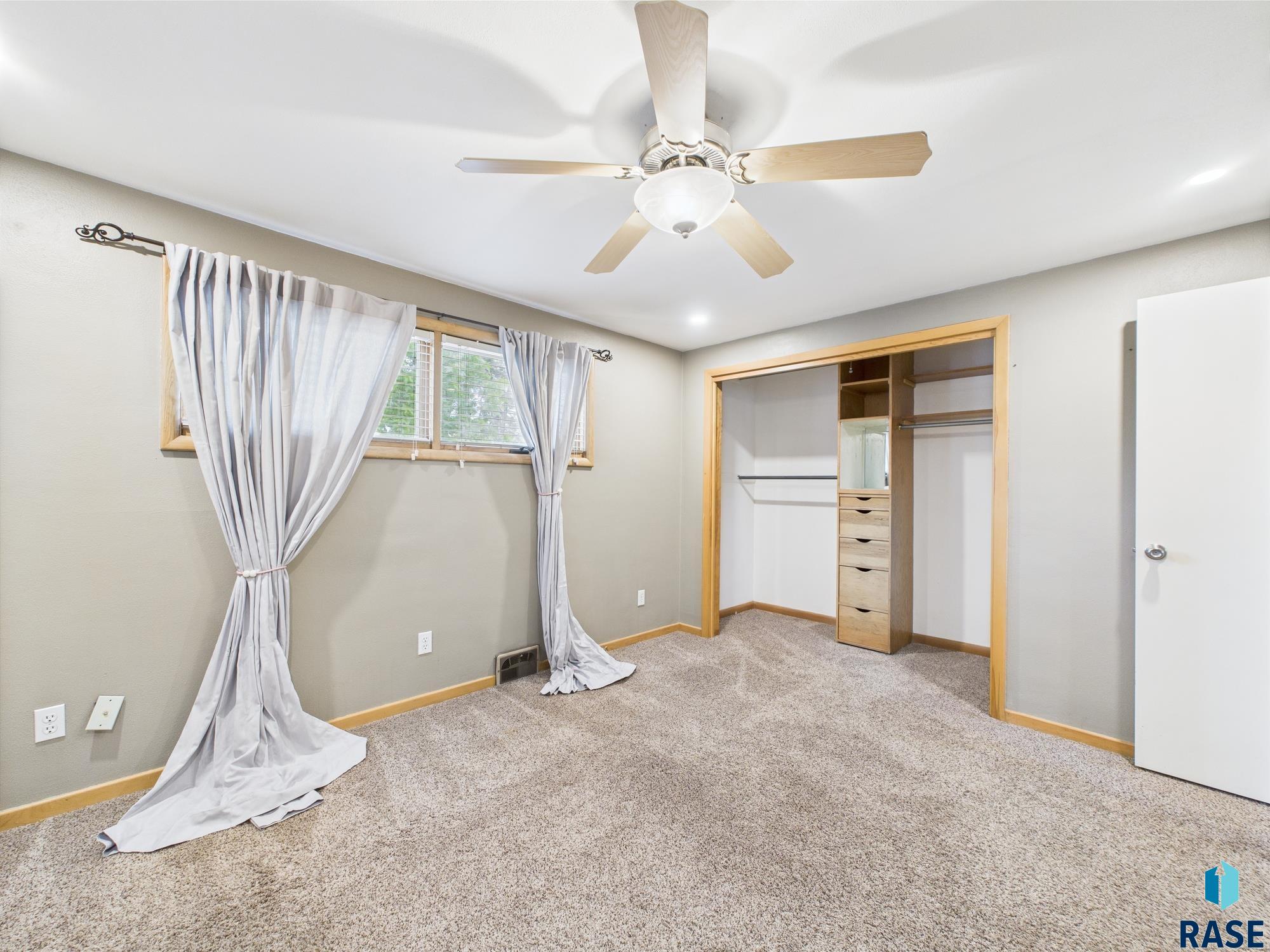 property viewer photo 20