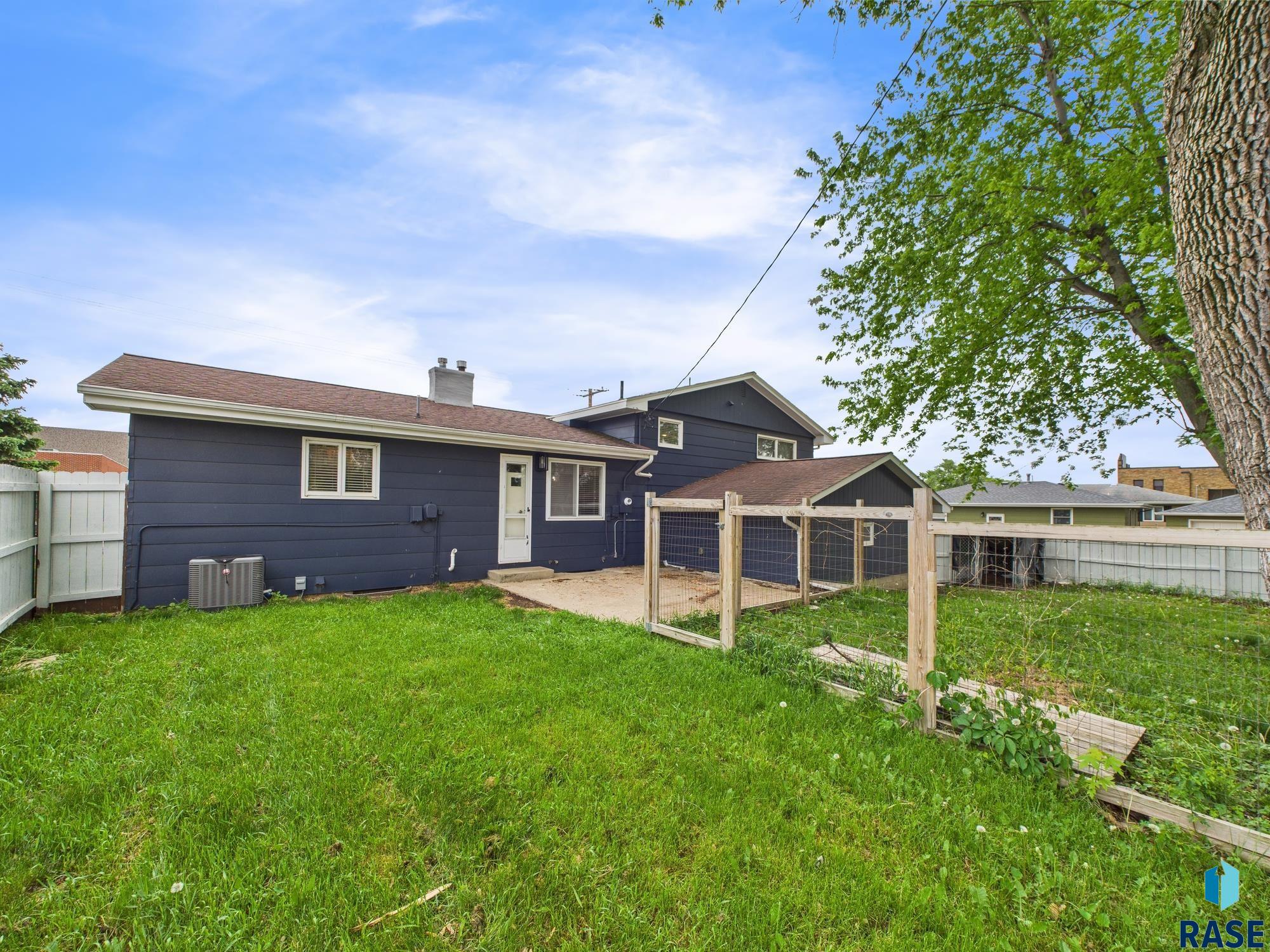 property viewer photo 32