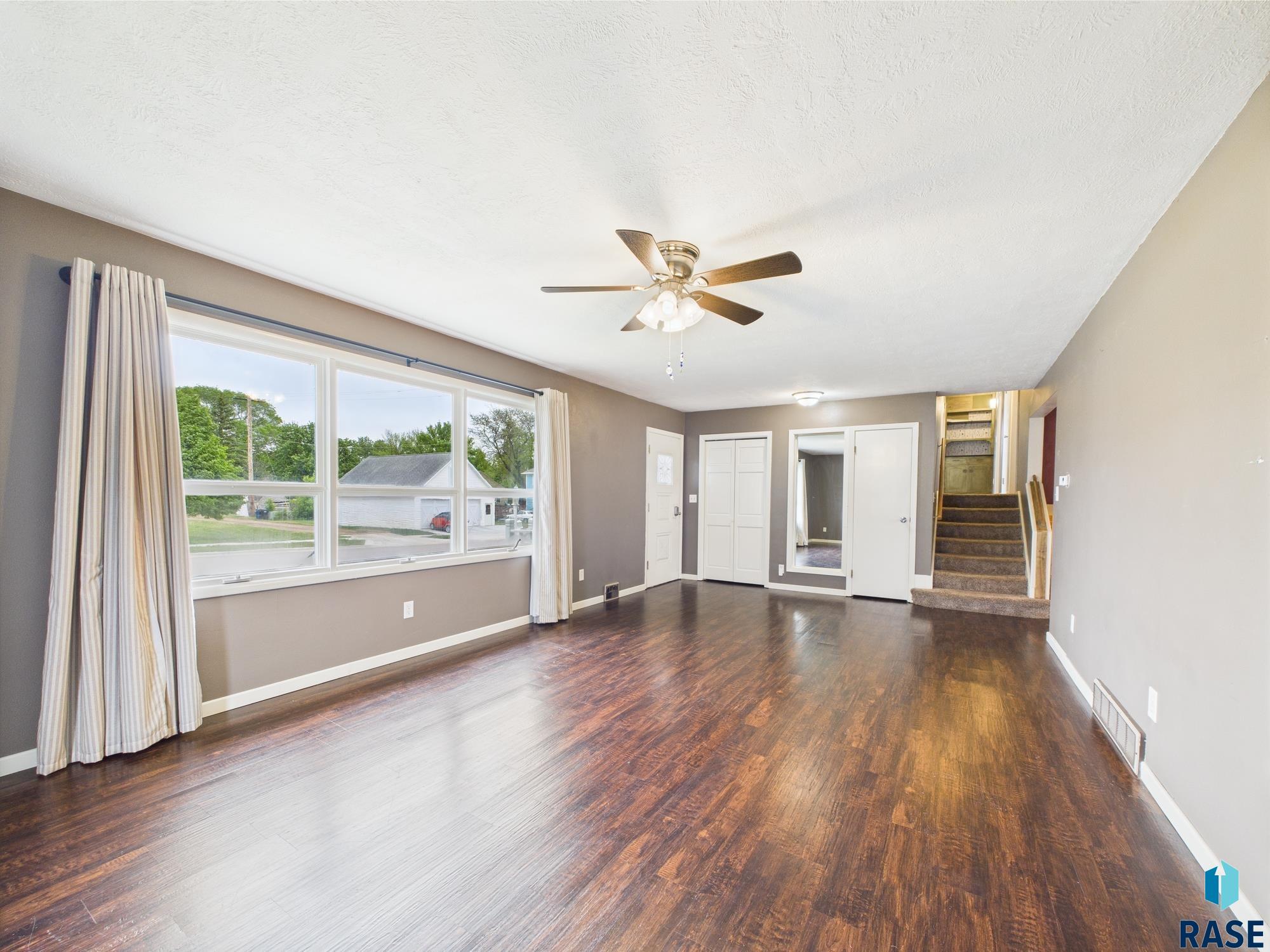 property viewer photo 4