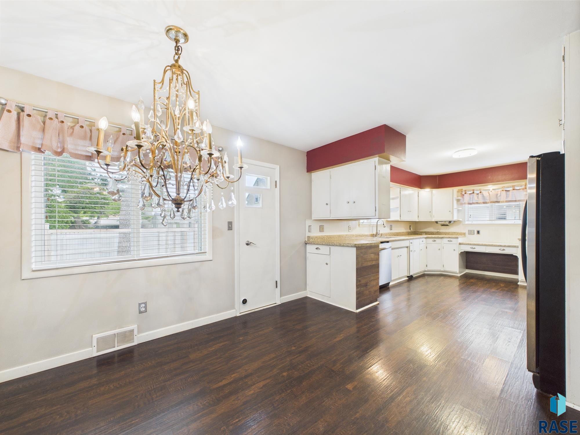property viewer photo 5