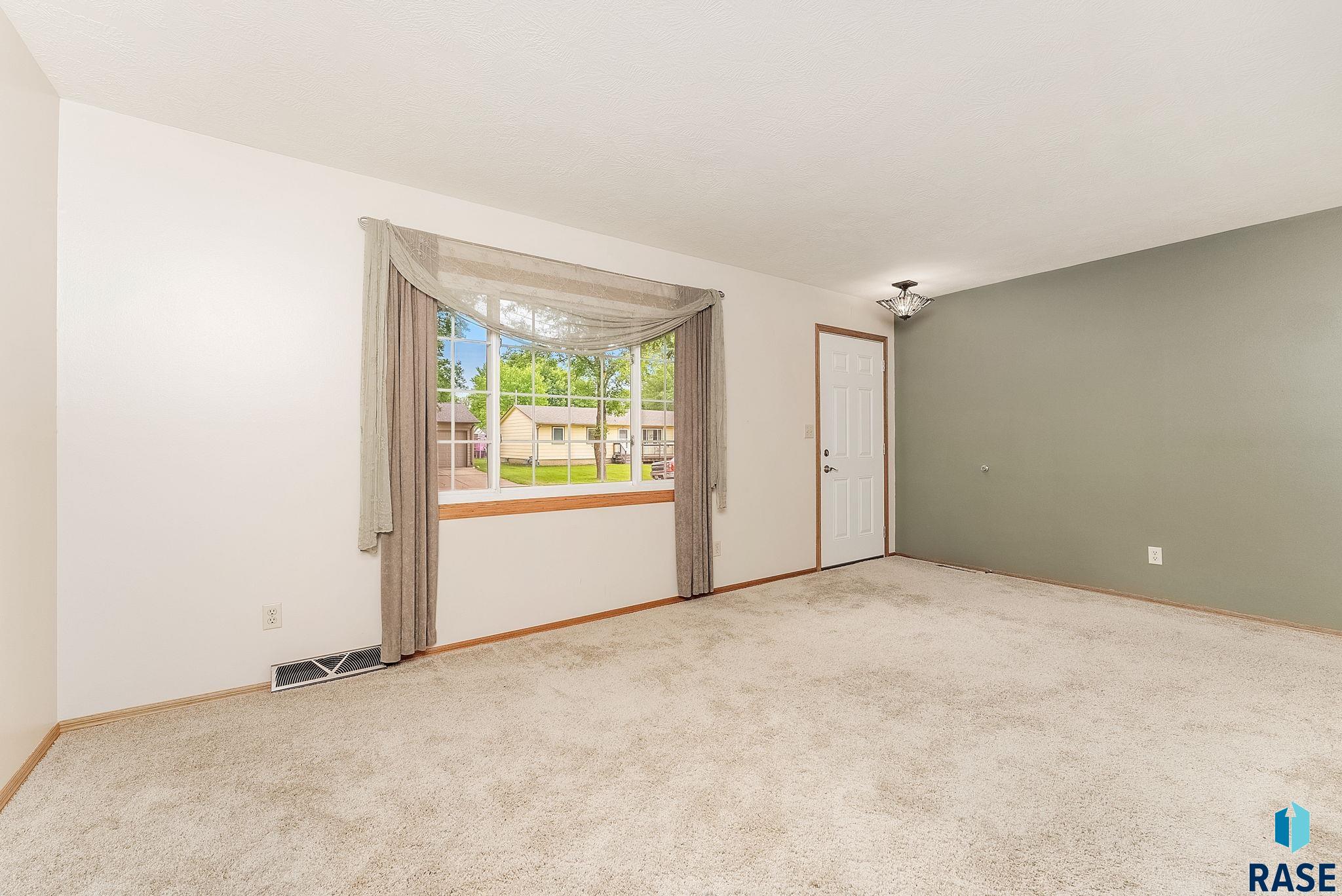 property viewer photo 10