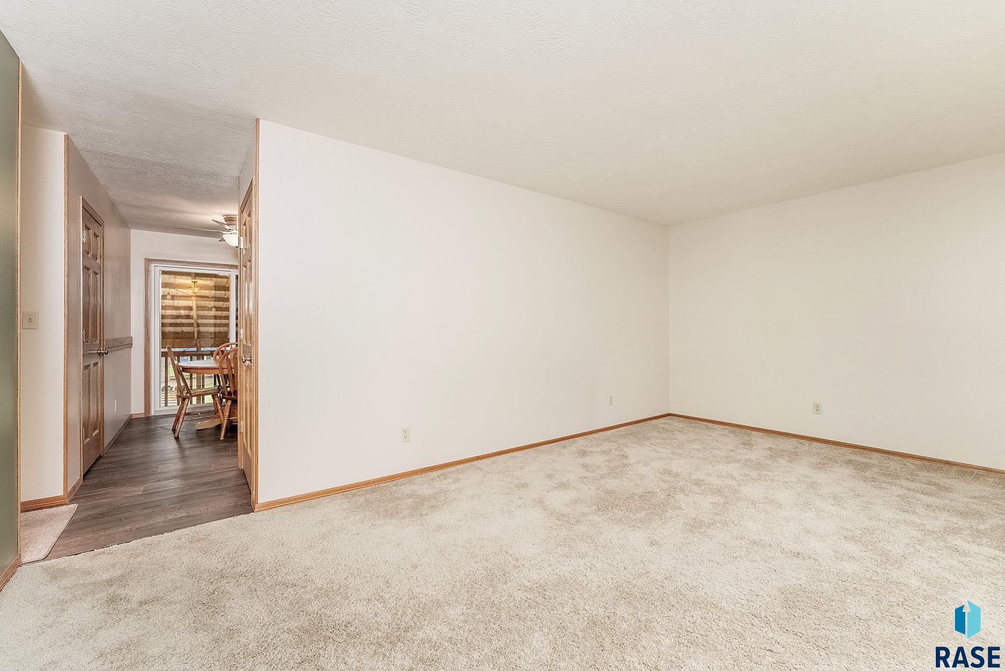 property viewer photo 13