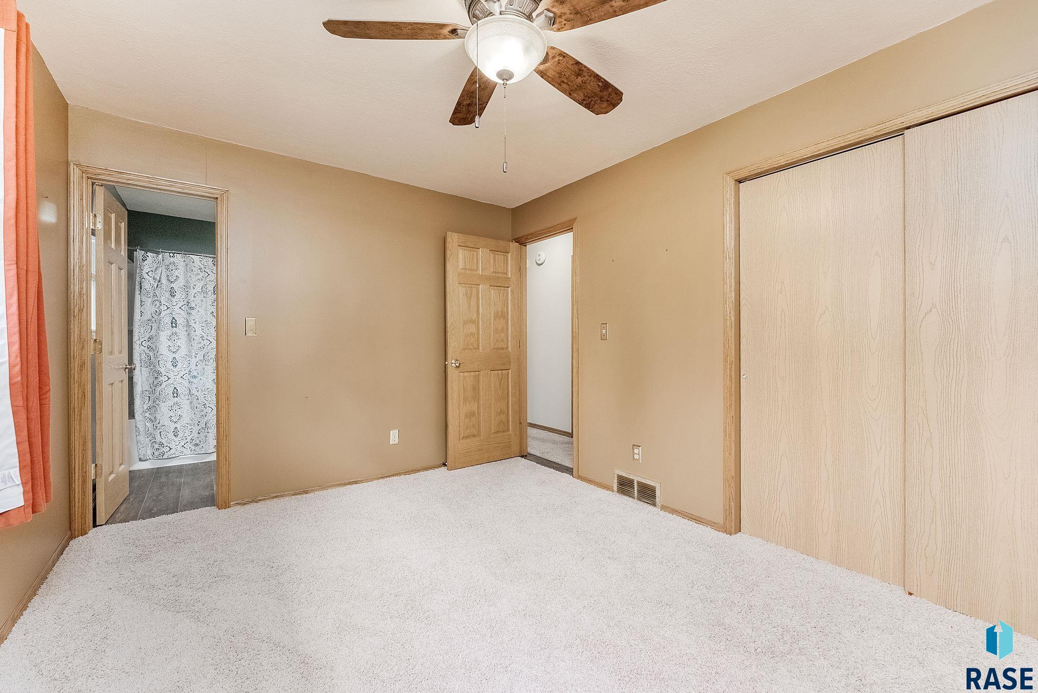 property viewer photo 16