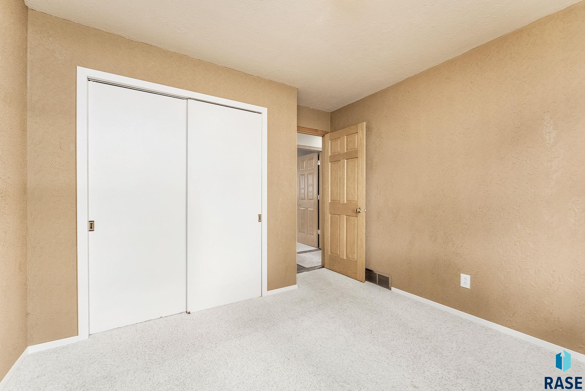 property viewer photo 19