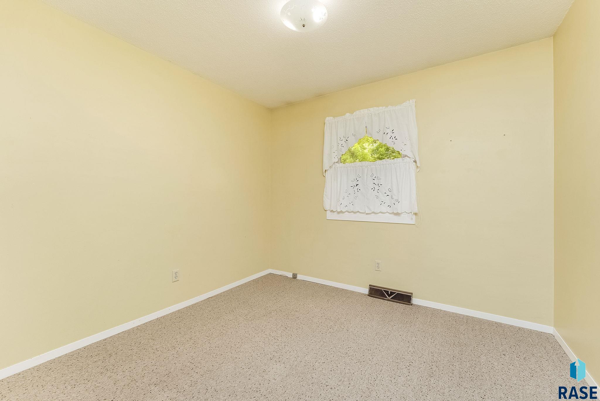 property viewer photo 20