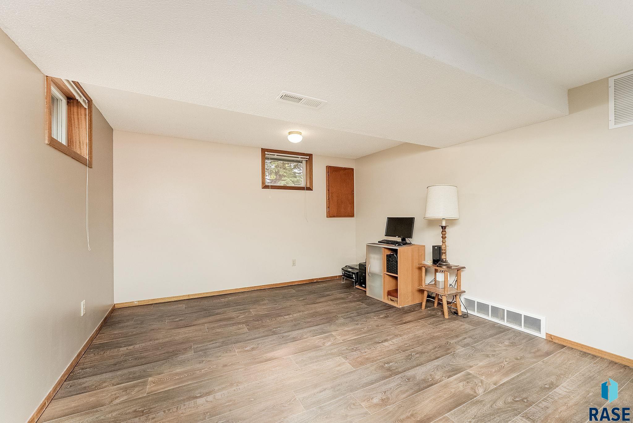 property viewer photo 24