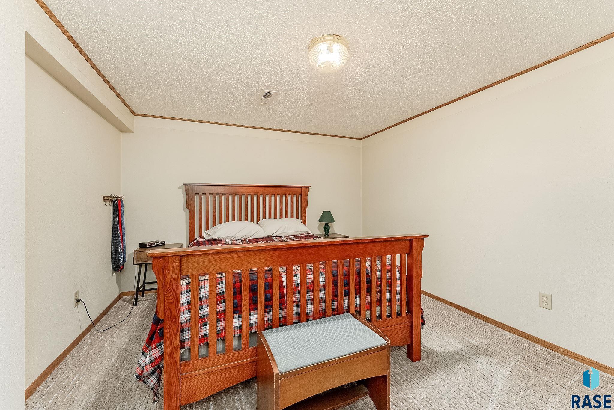 property viewer photo 25