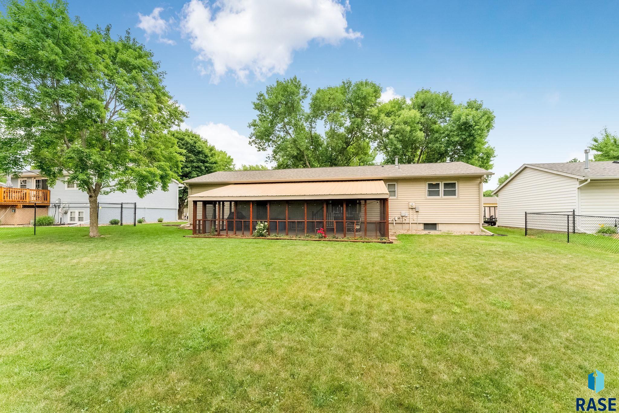property viewer photo 36