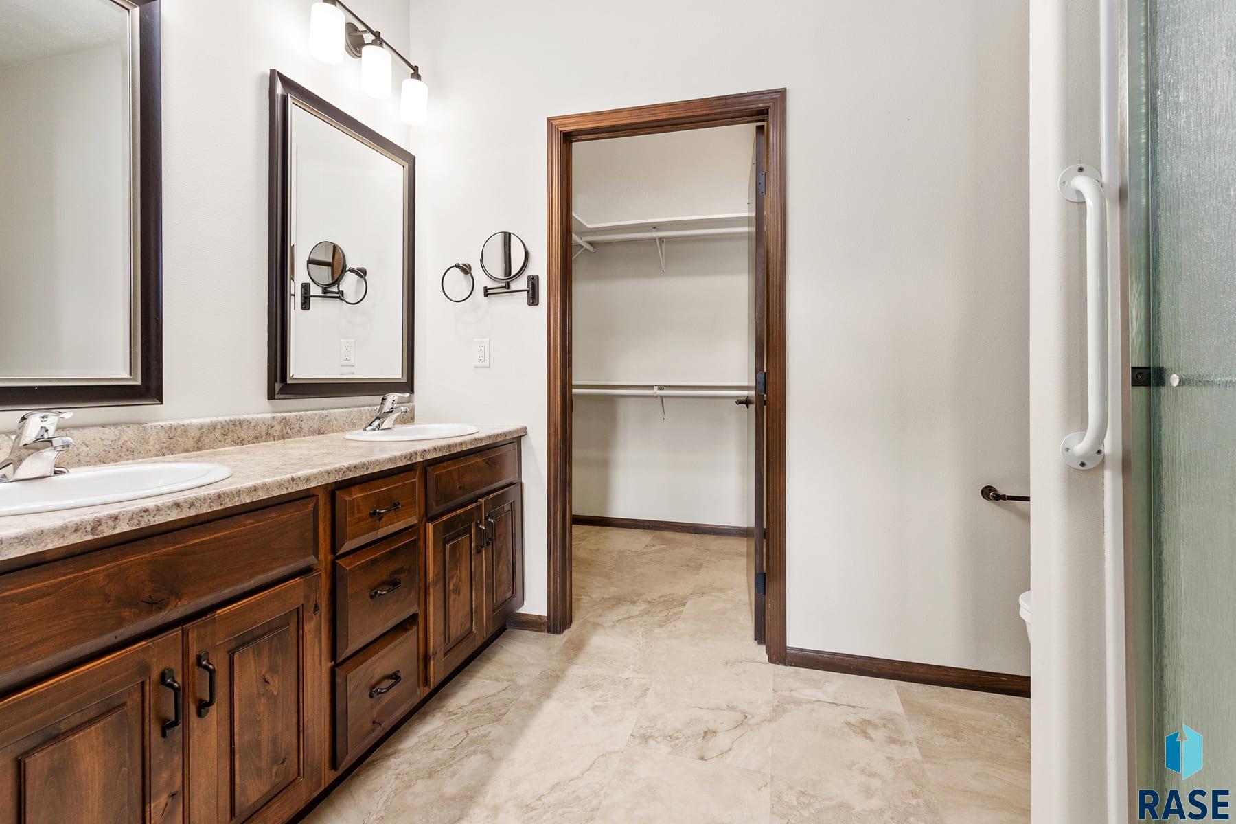 property viewer photo 10