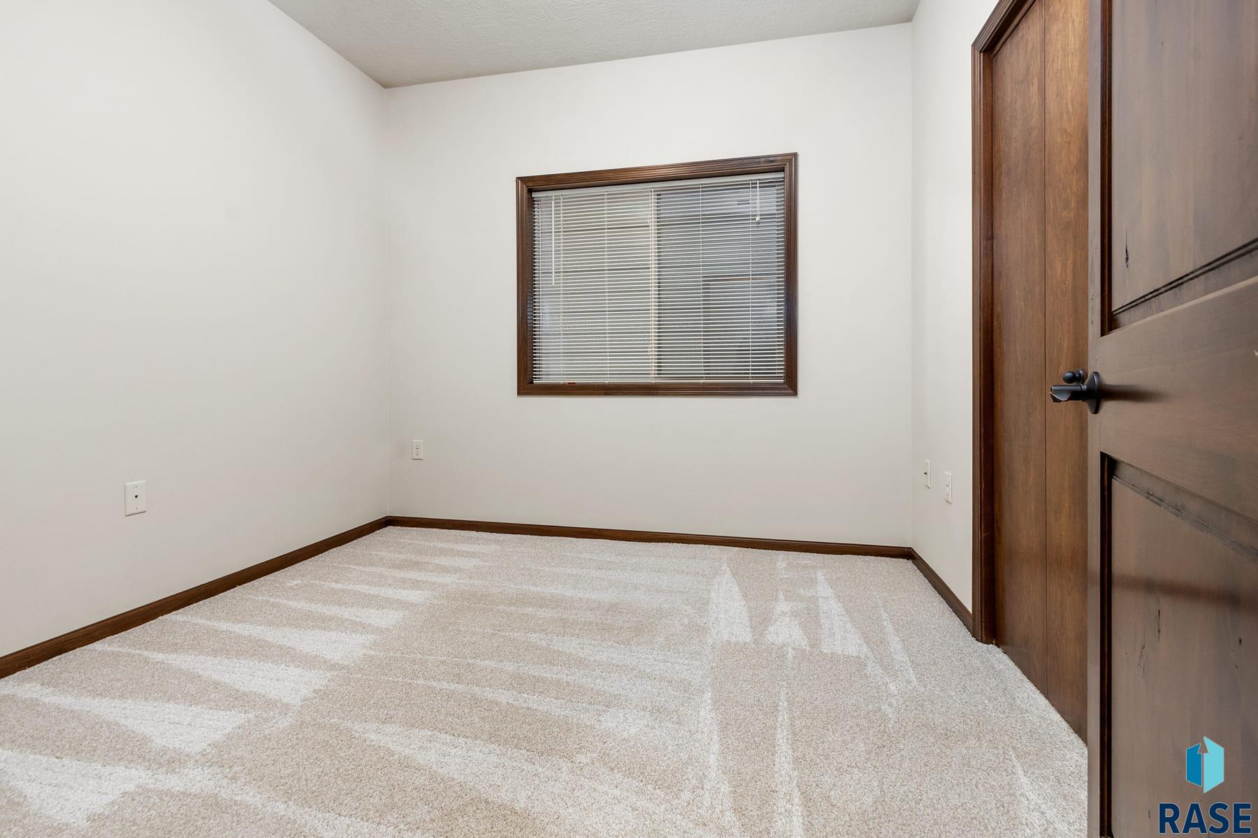 property viewer photo 13
