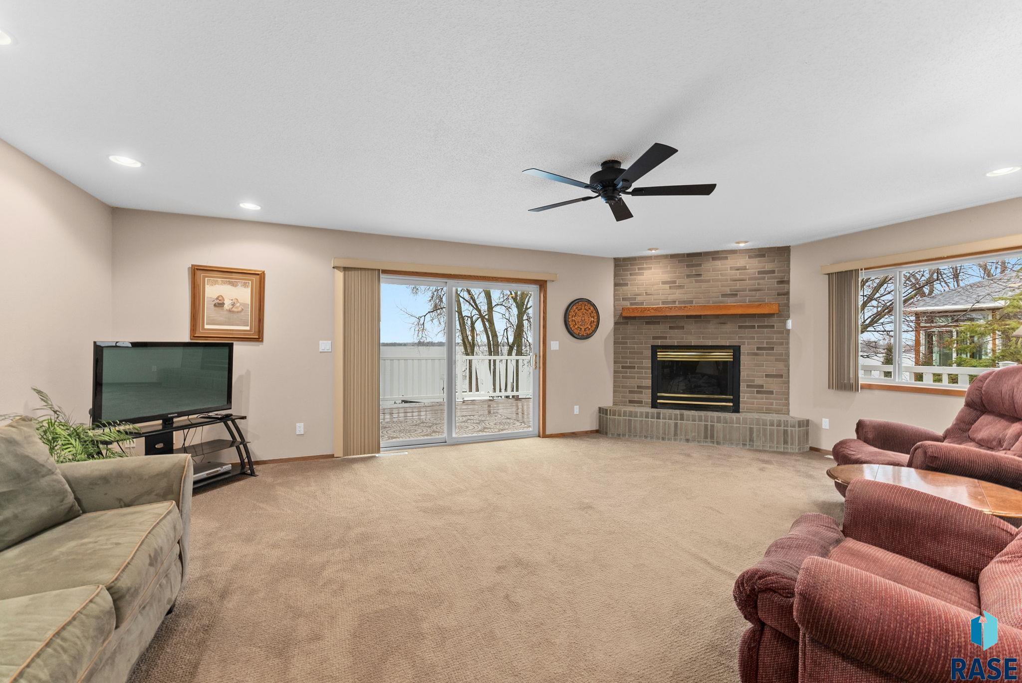 property viewer photo 24