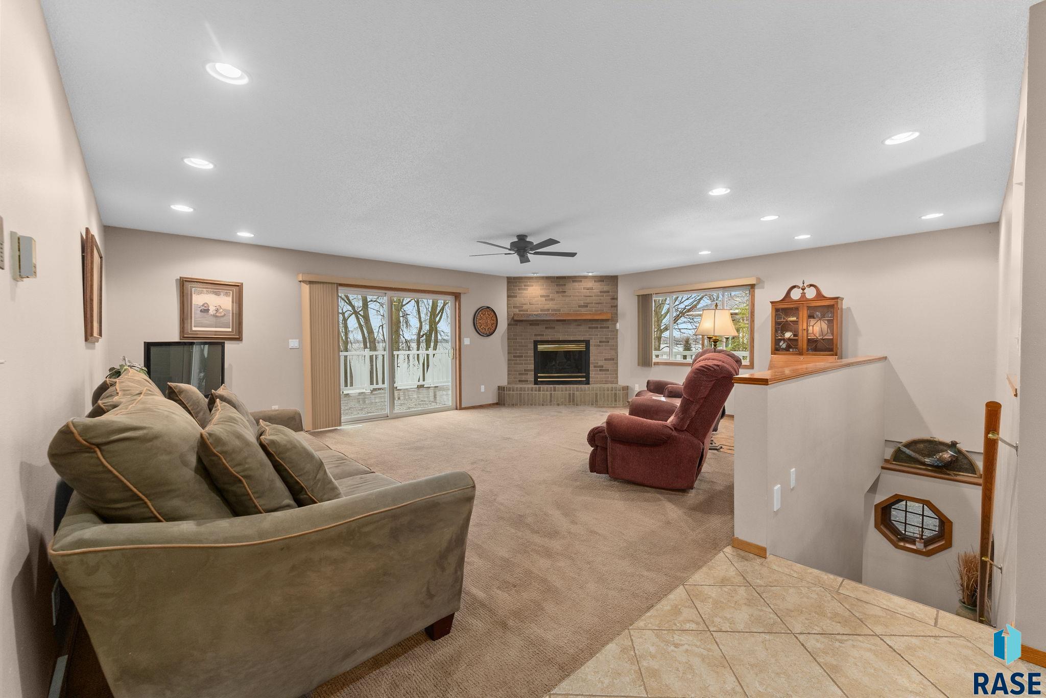 property viewer photo 25