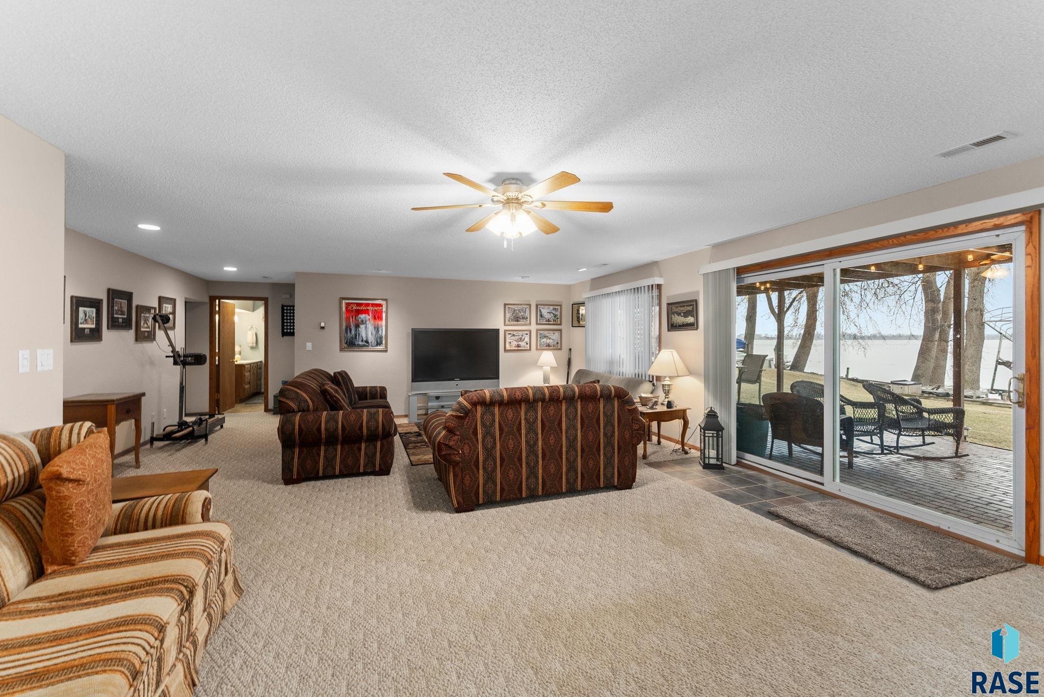 property viewer photo 41
