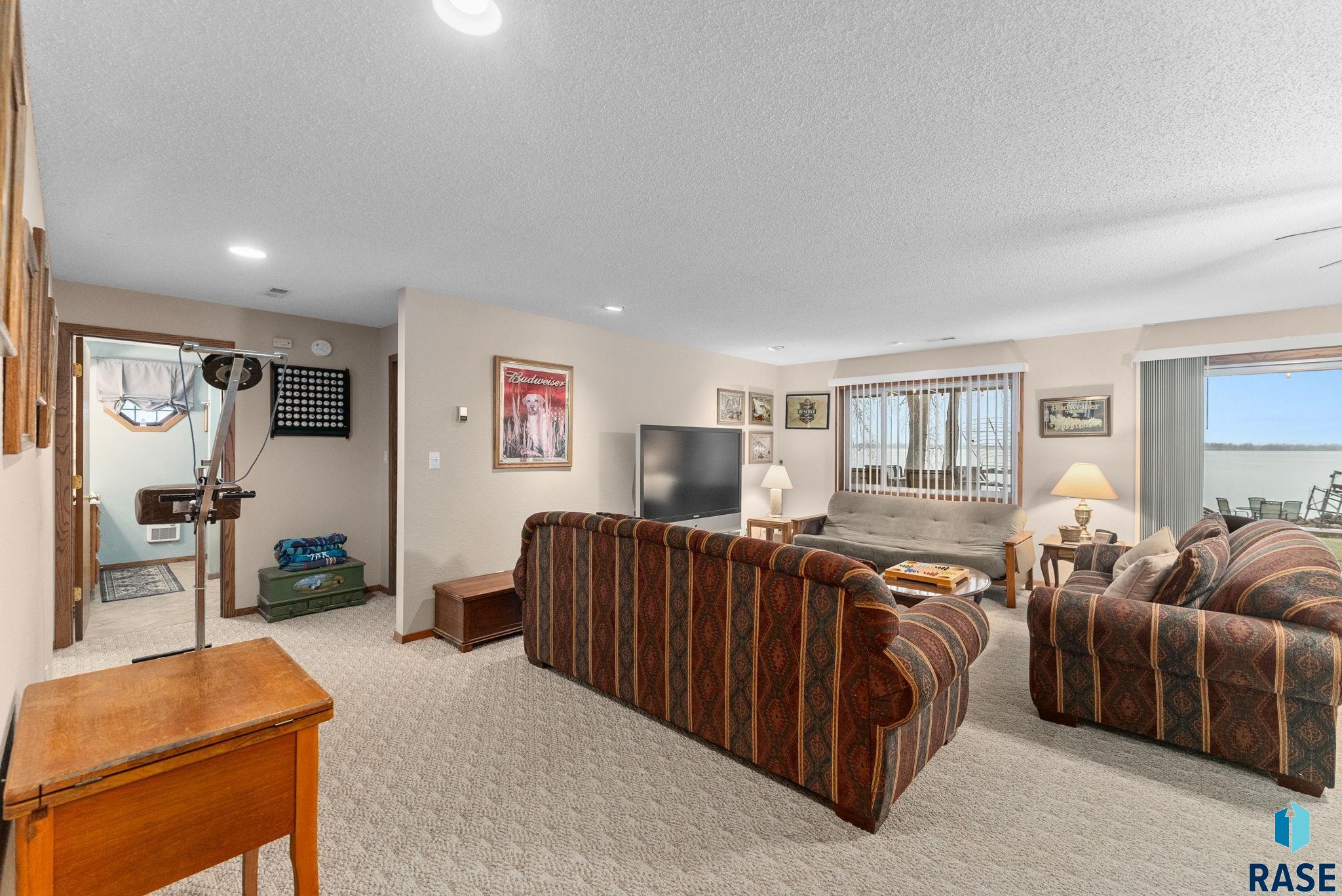 property viewer photo 43