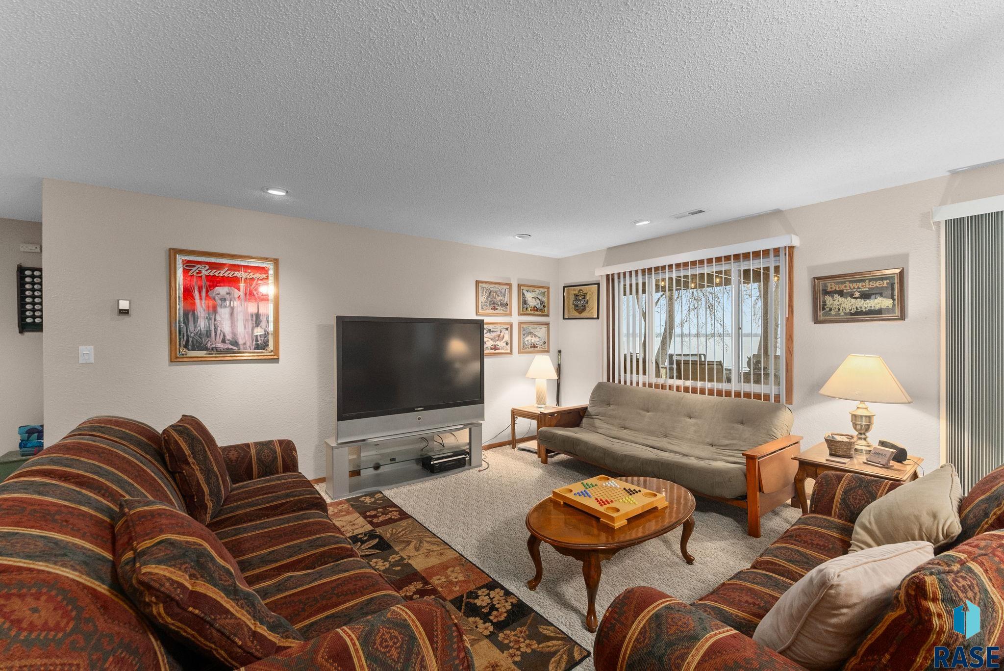 property viewer photo 44
