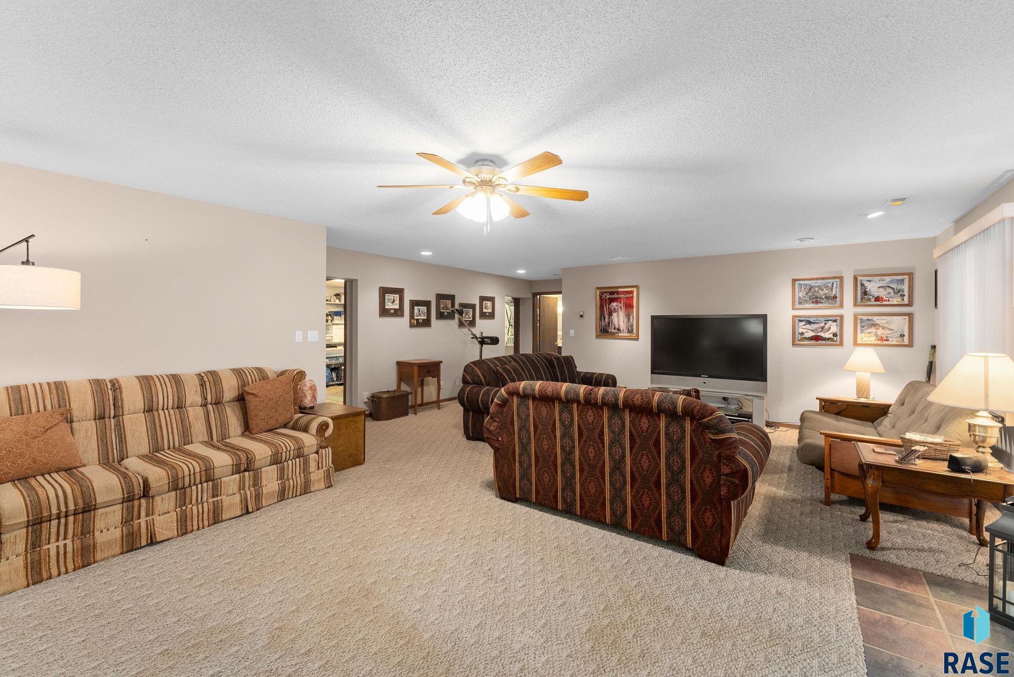 property viewer photo 46