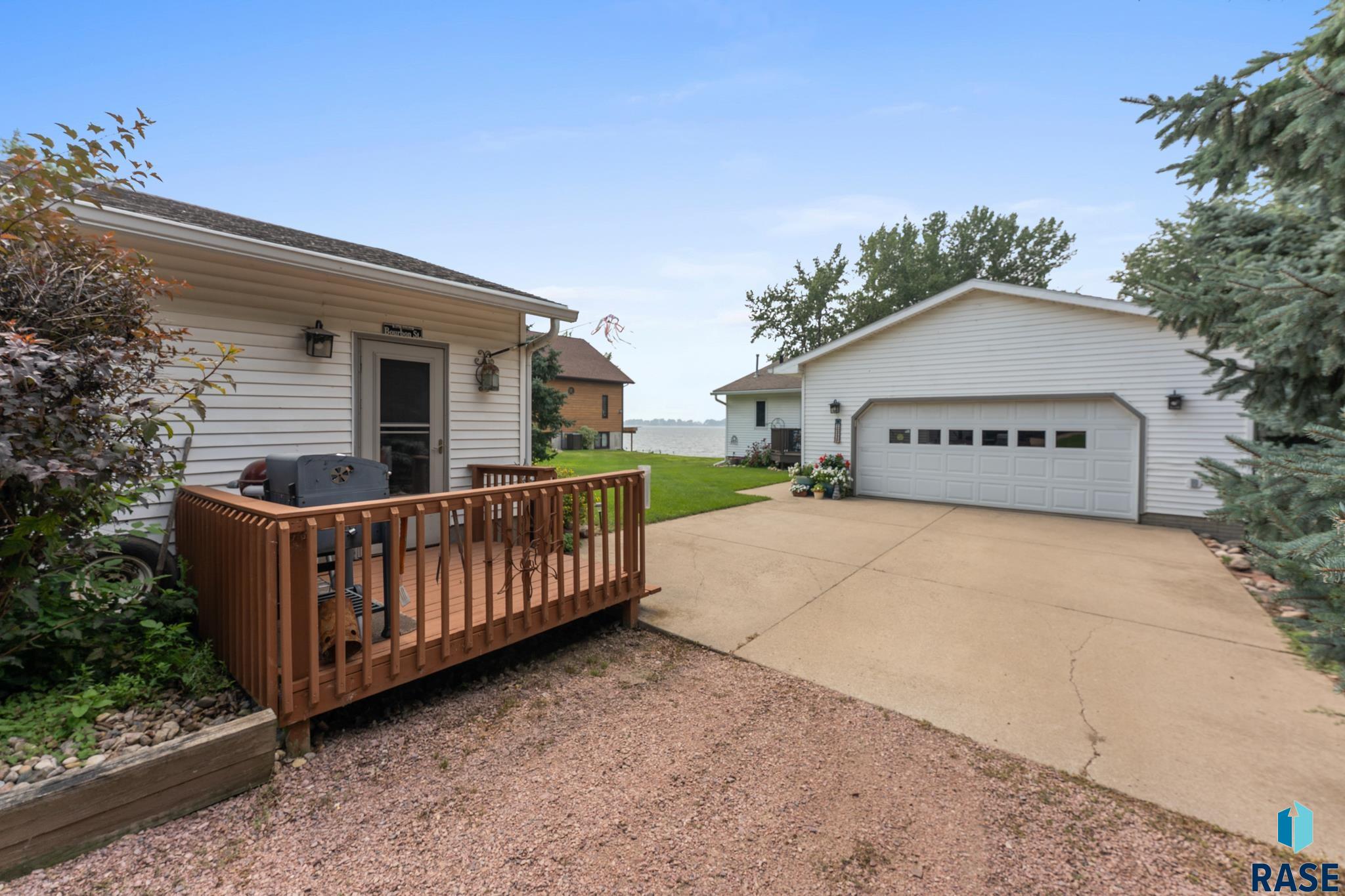 property viewer photo 57