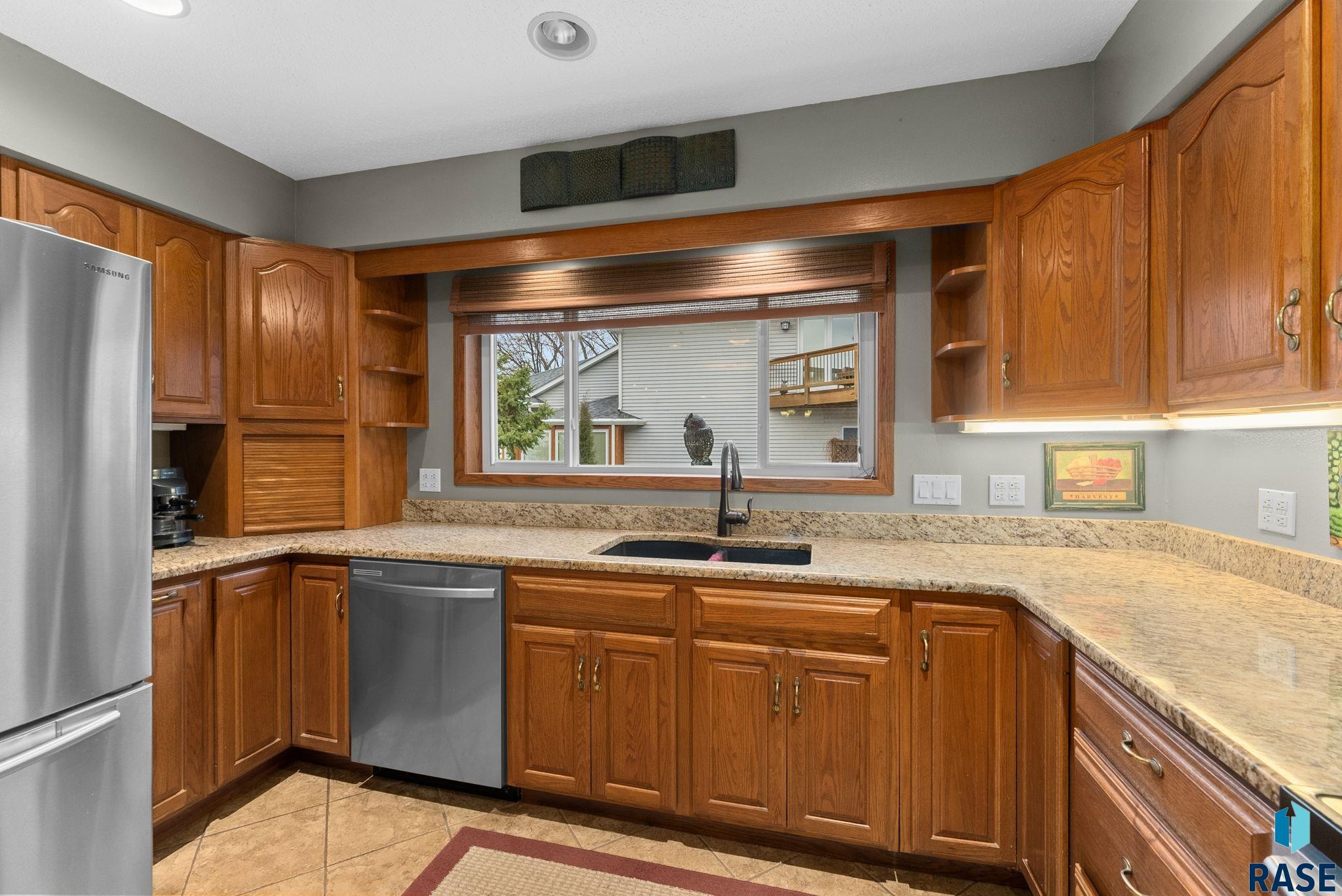 property viewer photo 6