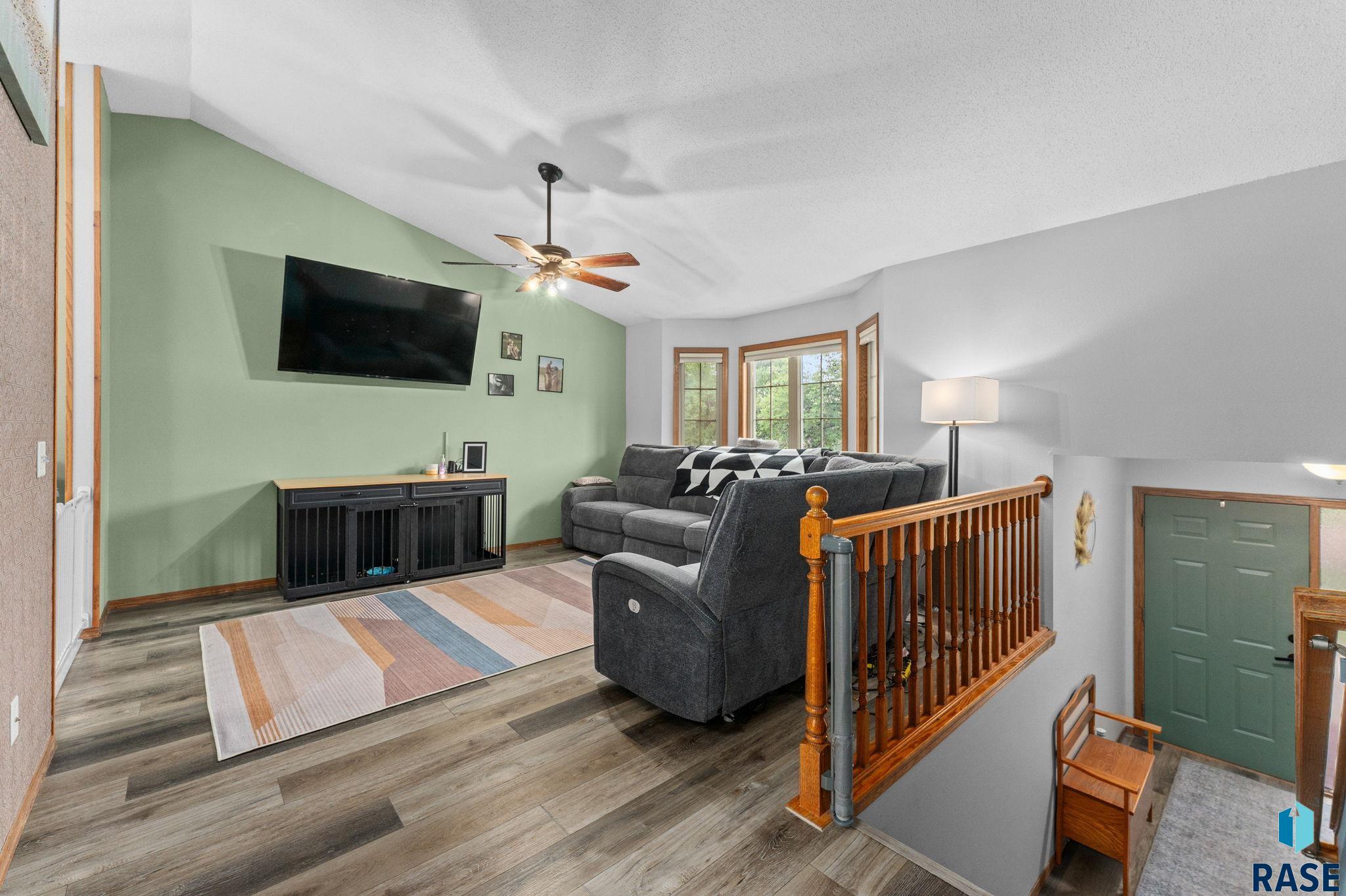 property viewer photo 3