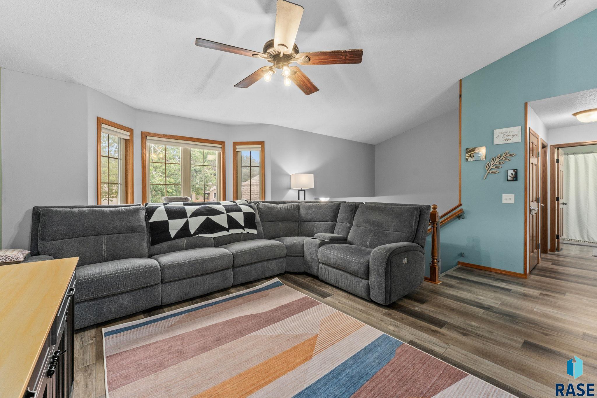 property viewer photo 4