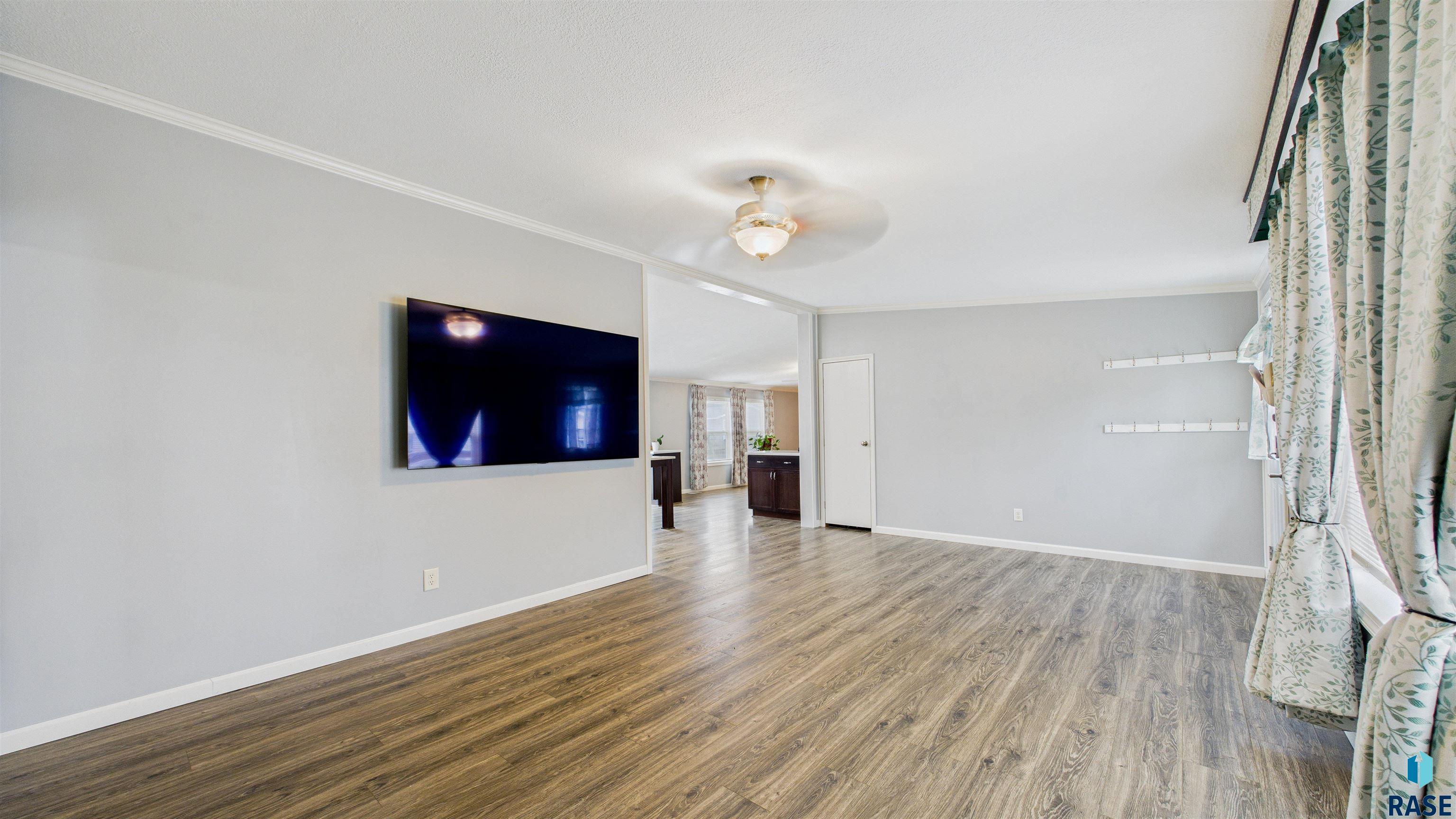 property viewer photo 3