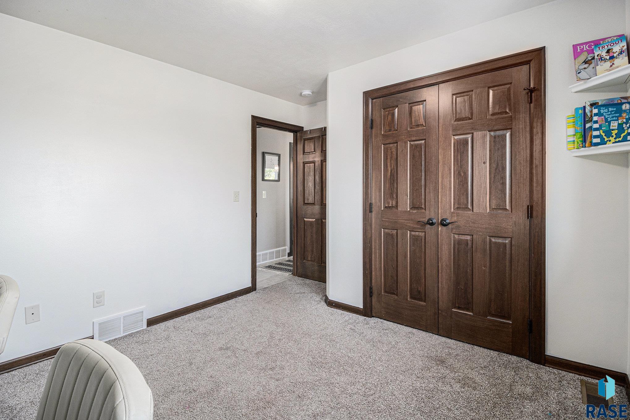 property viewer photo 11