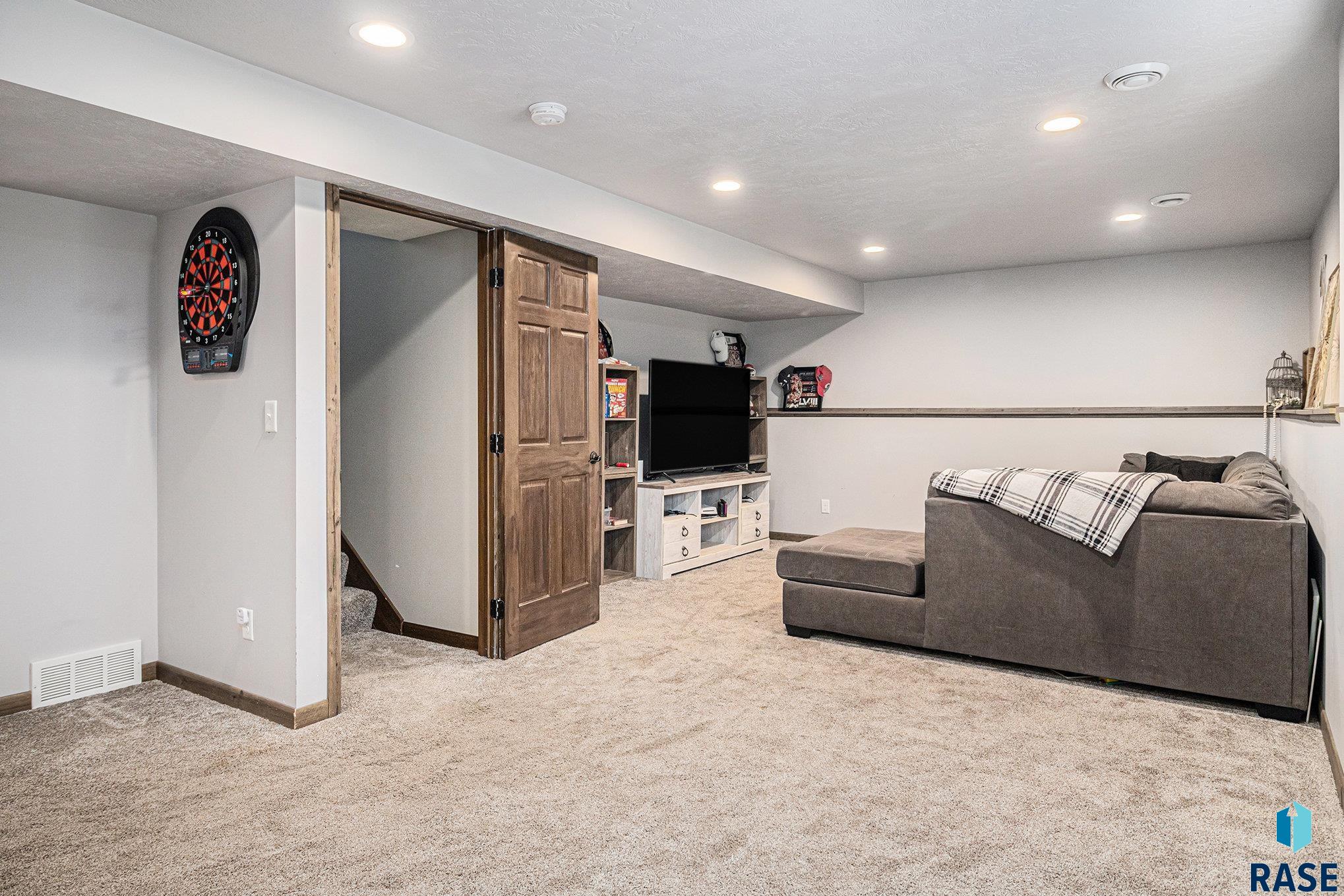 property viewer photo 13