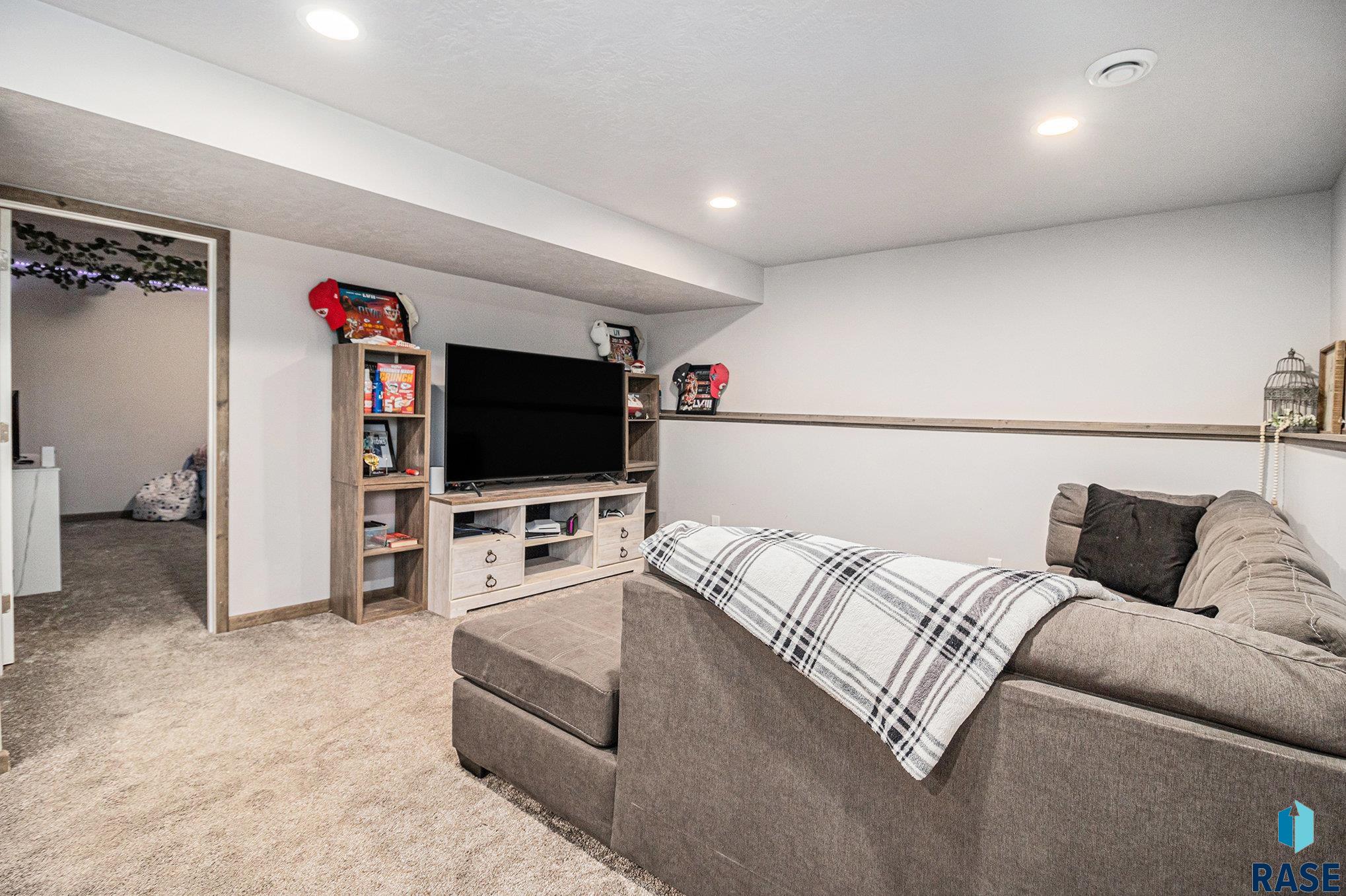 property viewer photo 14