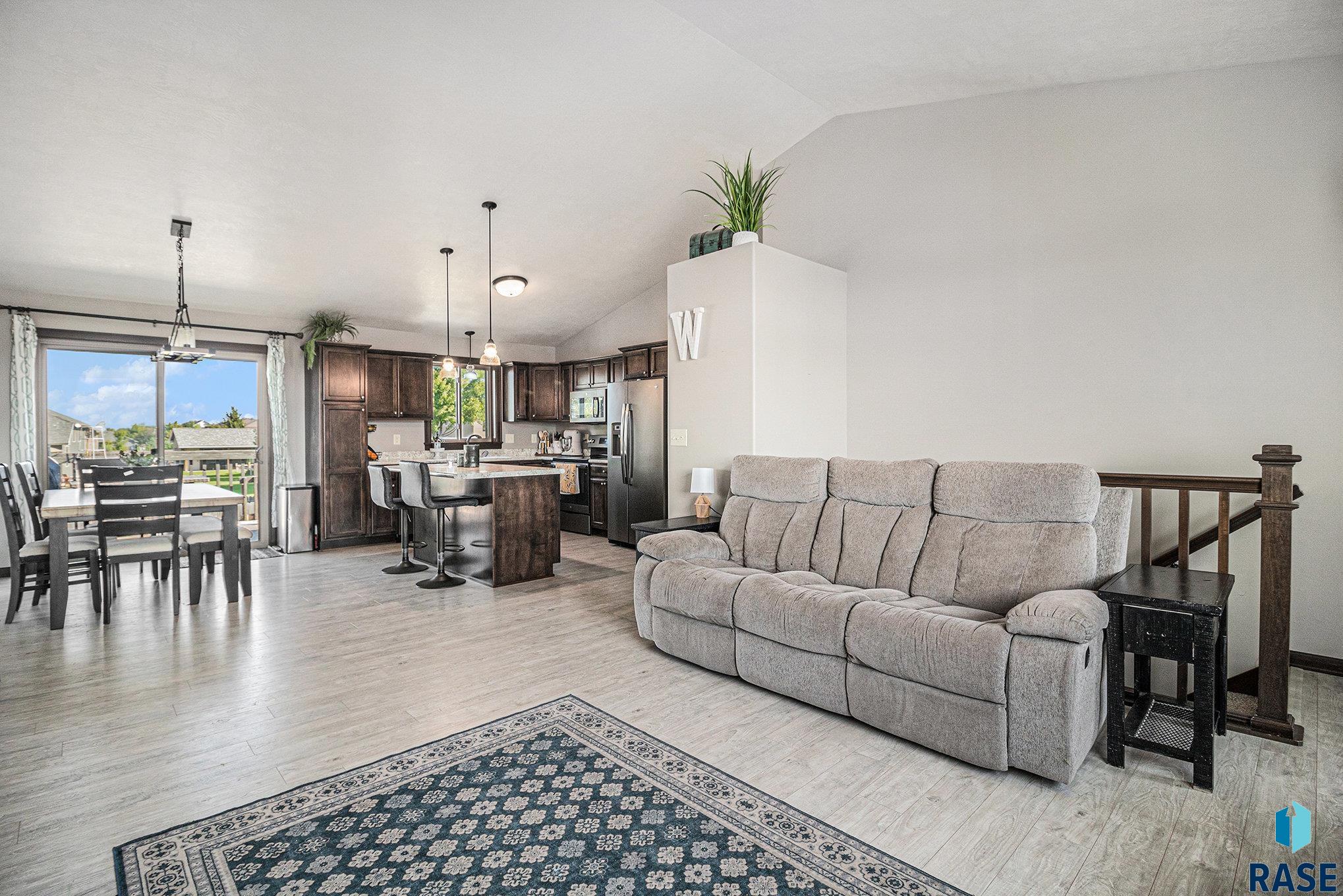property viewer photo 2